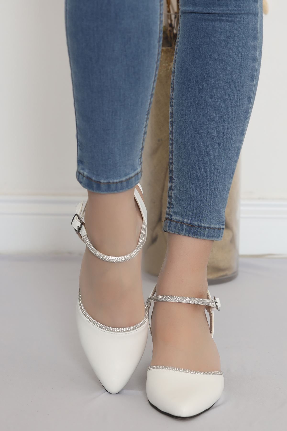 CLZ275 5 Cm Topuklu Taş Detay Ayakkabı Beyaz