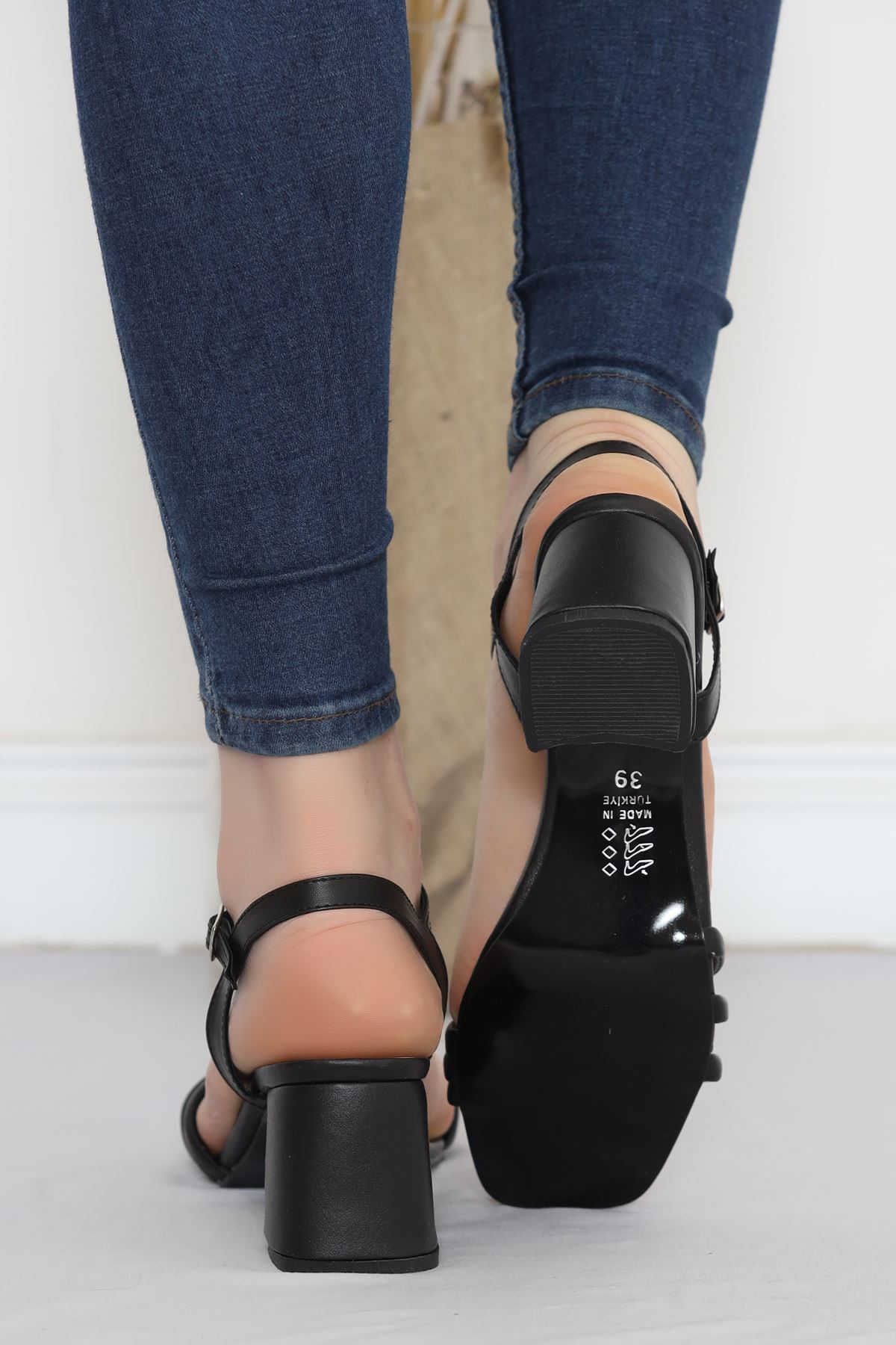 CLZ275 5 Cm Topuklu Ayakkabı Siyah