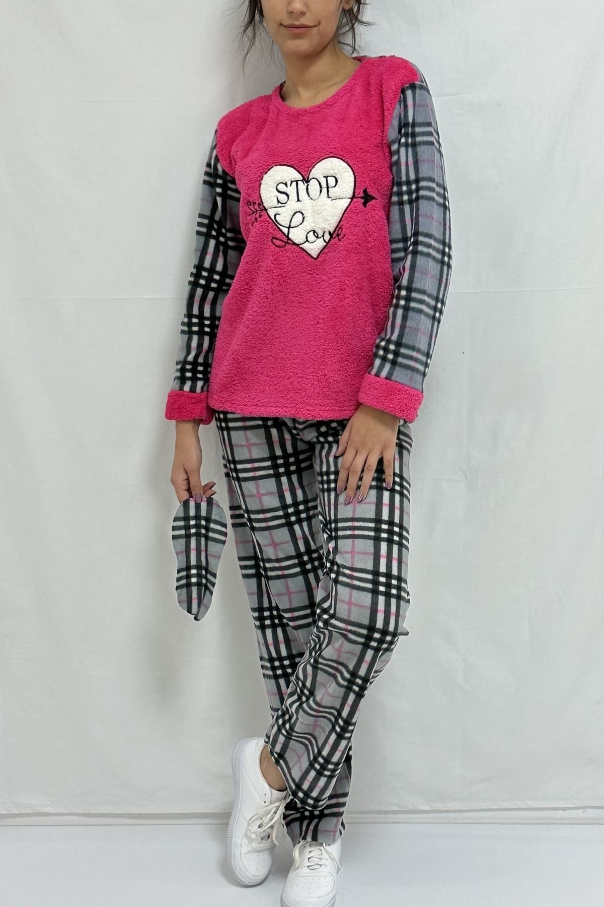 CLZ944 Kalp Nakışlı Pijama Takımı Fuşya