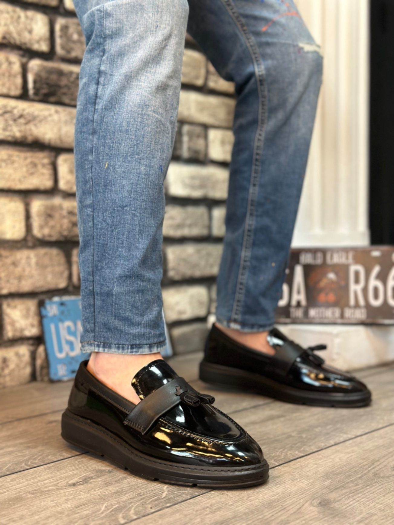 CLZ946 Bağcıksız Yüksek Siyah Taban Klasik Rugan Püsküllü Corcik Erkek Ayakkabı