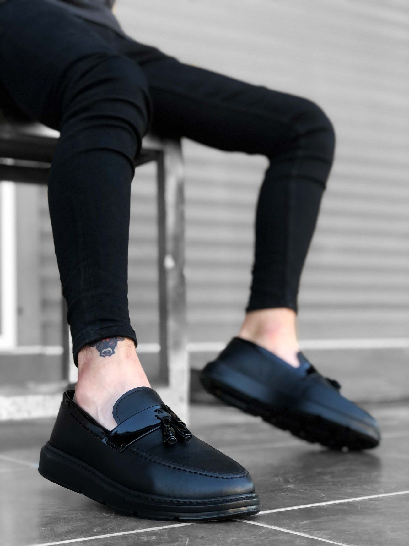 CLZ946 Bağcıksız Yüksek Taban Klasik Siyah Parlak Kuşaklı Püsküllü Erkek Ayakkabı