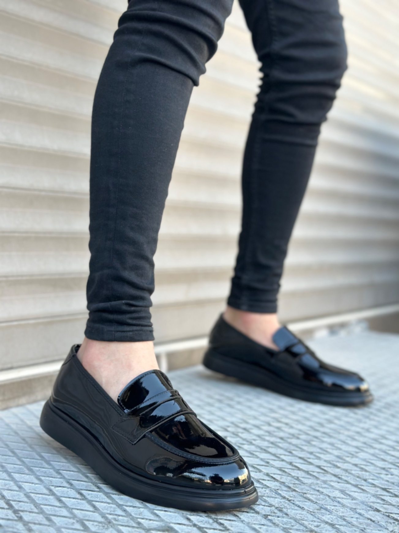 CLZ946 Bağcıksız Yüksek Siyah Taban Klasik Rugan Corcik Erkek Ayakkabı