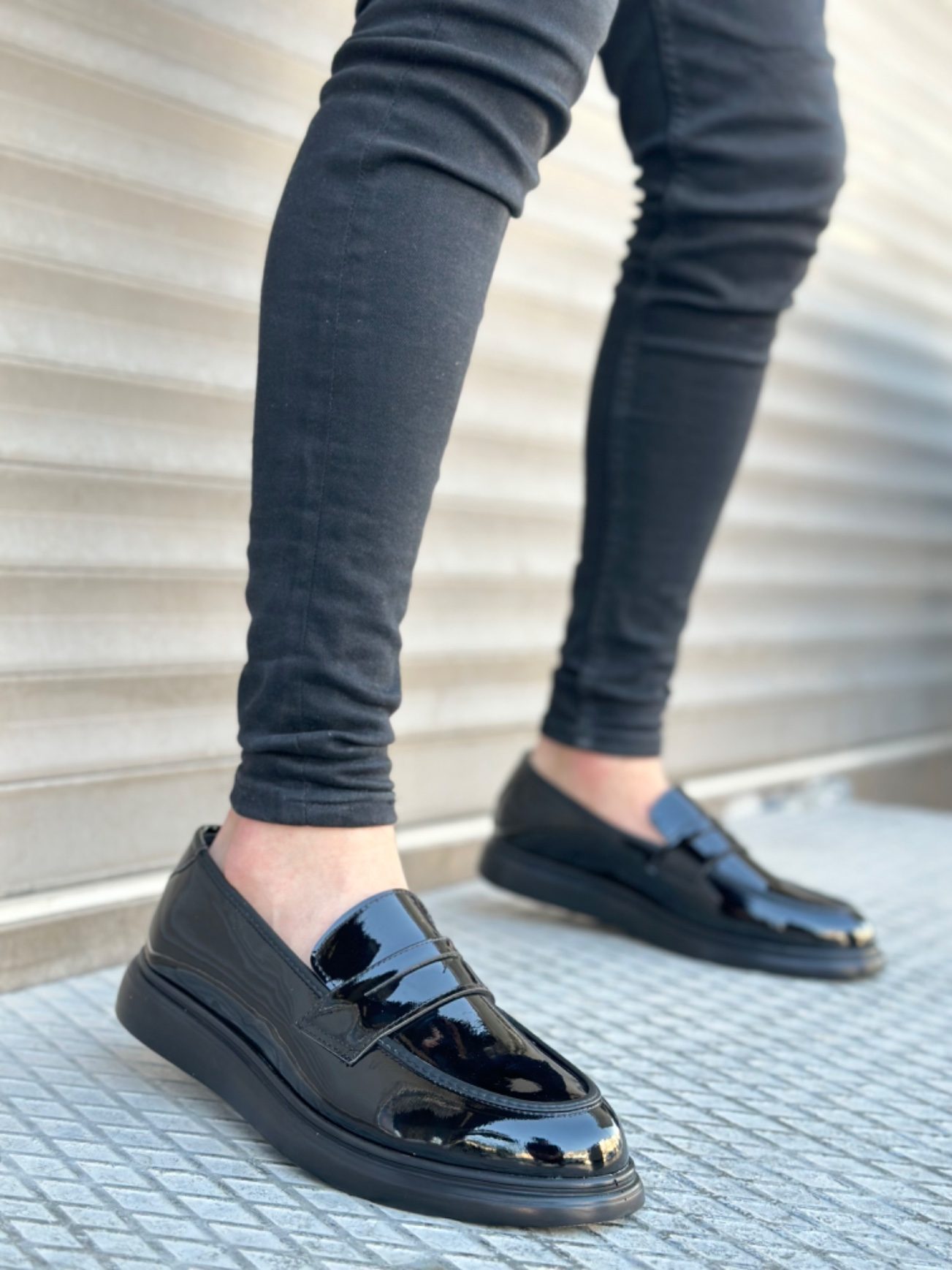 CLZ946 Bağcıksız Yüksek Siyah Taban Klasik Rugan Corcik Erkek Ayakkabı