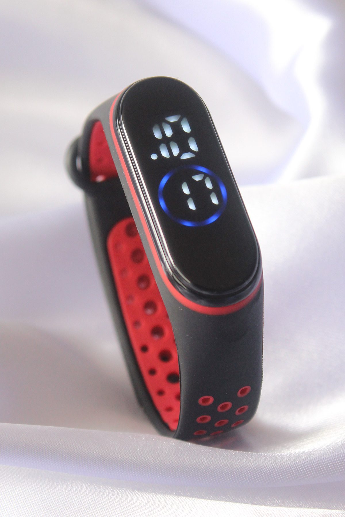 CLZ741 -  Siyah Kırmızı Renk Silikon Kordon Dijital Dokunmatik Led Saat