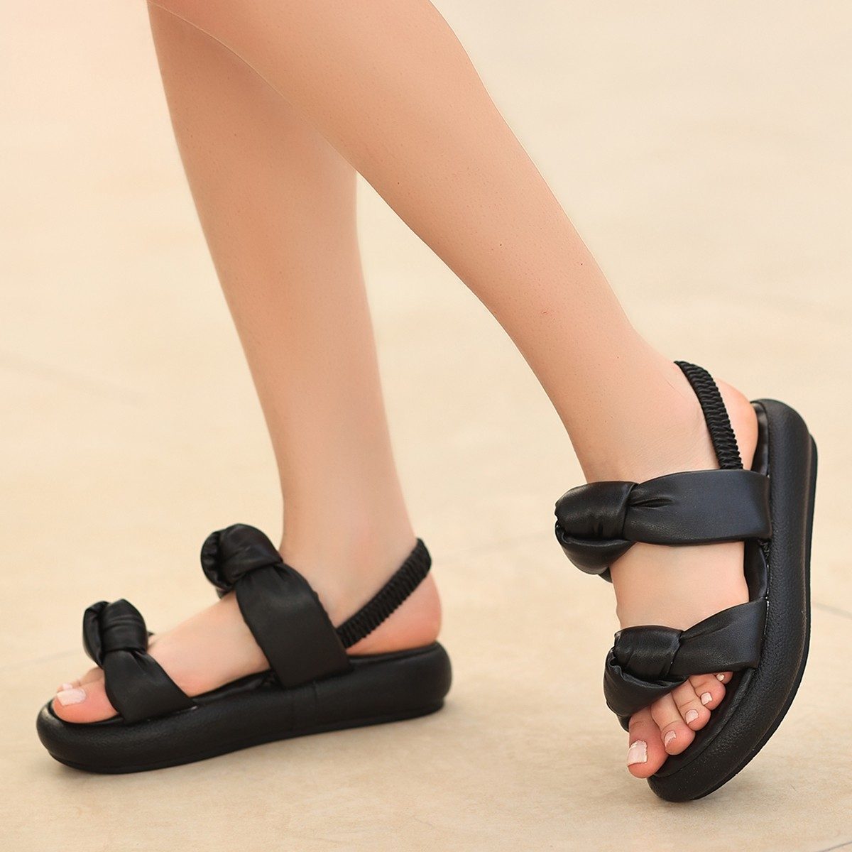 CLZ943 Siyah Cilt Sandalet
