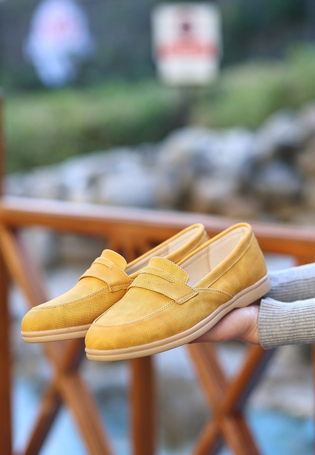 CLZ943 Hardal Sarısı Cilt Desenli Babet Ayakkabı
