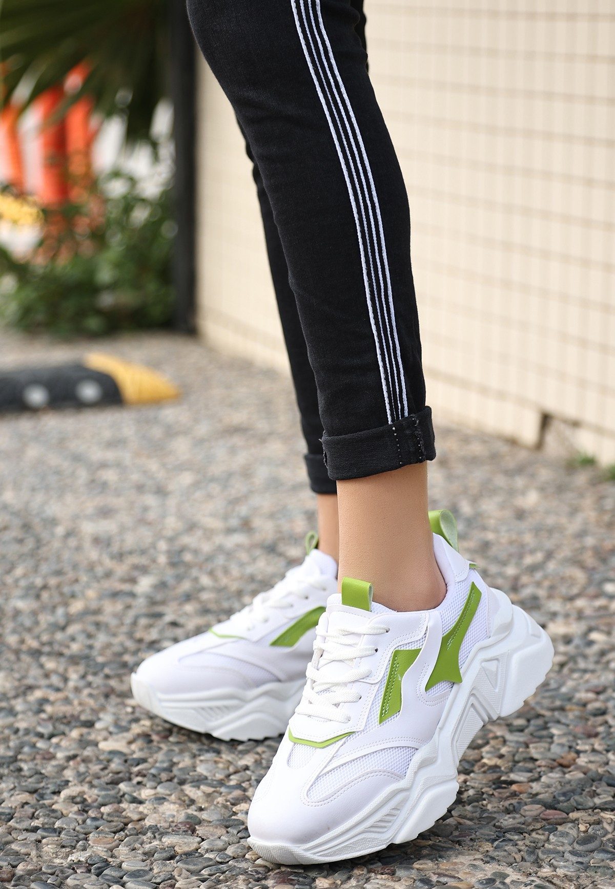 CLZ943 Beyaz Cilt Yeşil Detaylı Bağcıklı Spor Ayakkabı