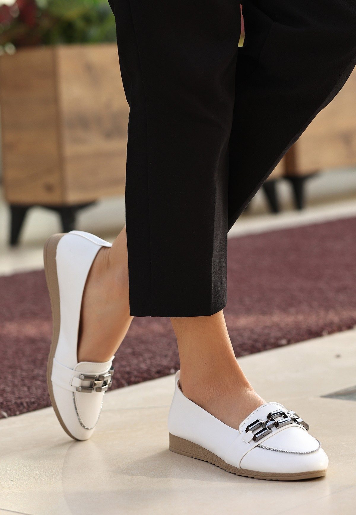 CLZ943 Beyaz Cilt Babet Ayakkabı