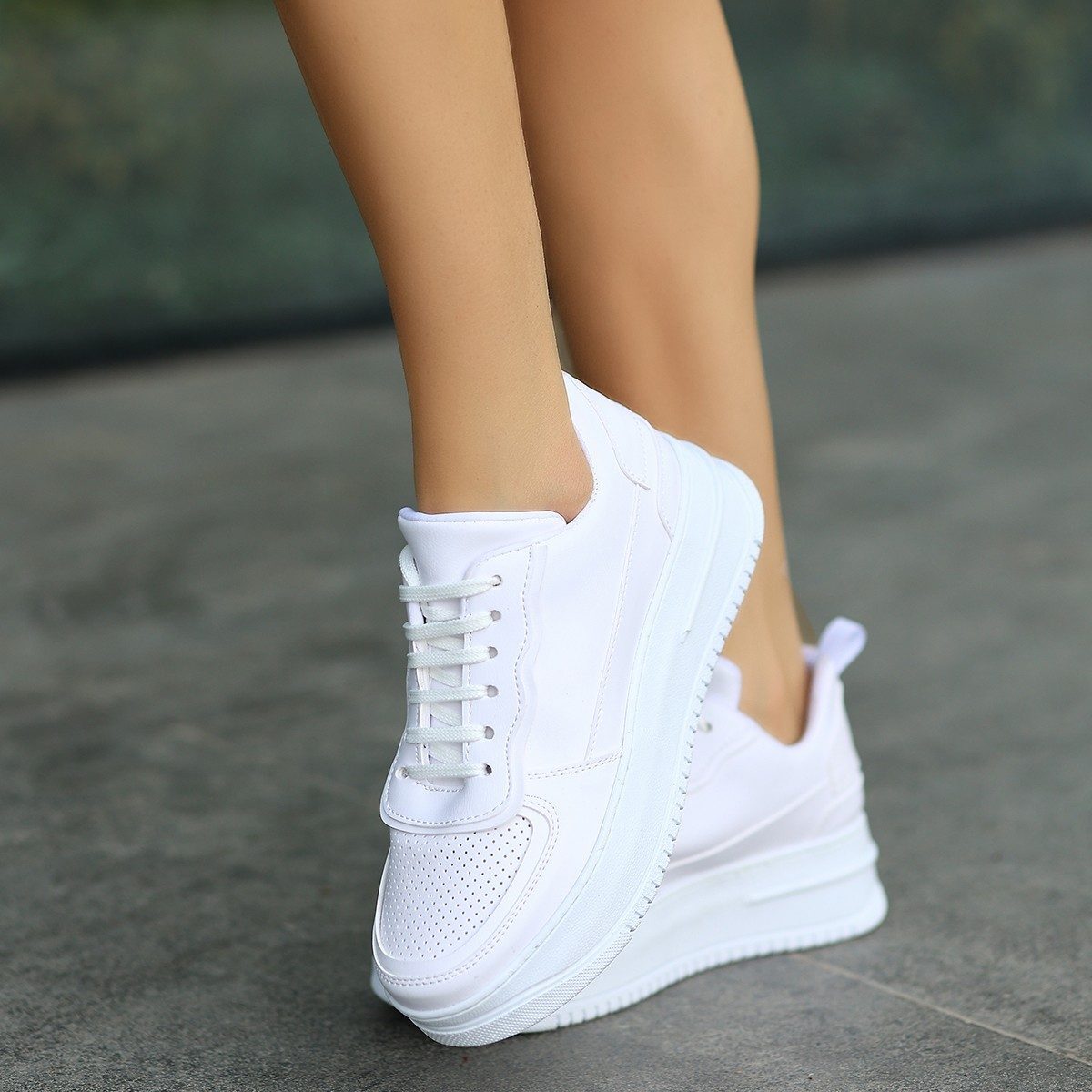 CLZ741 - Beyaz Cilt Bağcıklı Spor Ayakkabı