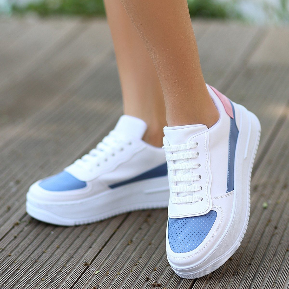 CLZ741 - Beyaz Cilt Mavi Detaylı Bağcıklı Spor Ayakkabı