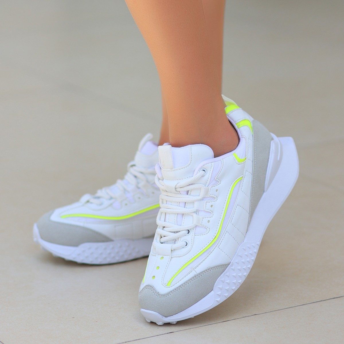 CLZ741 - Beyaz Cilt Yeşil Detaylı Spor Ayakkabı