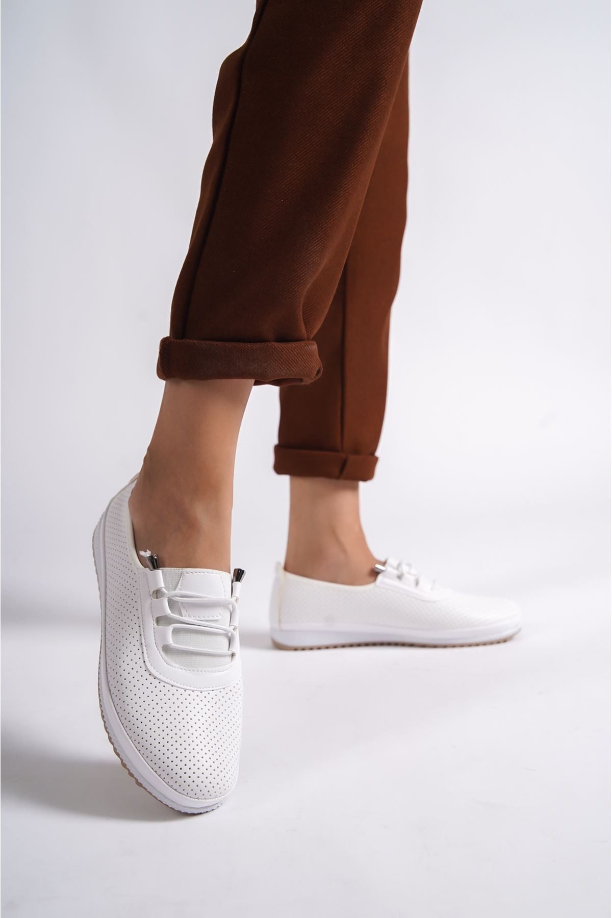CLZ741 - Beyaz Cilt Babet Ayakkabı