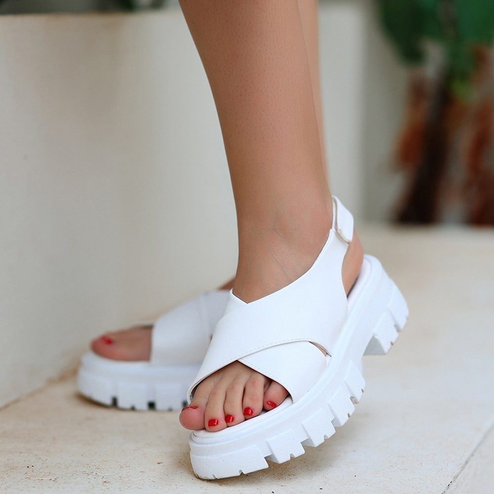 CLZ943 Beyaz Cilt Sandalet
