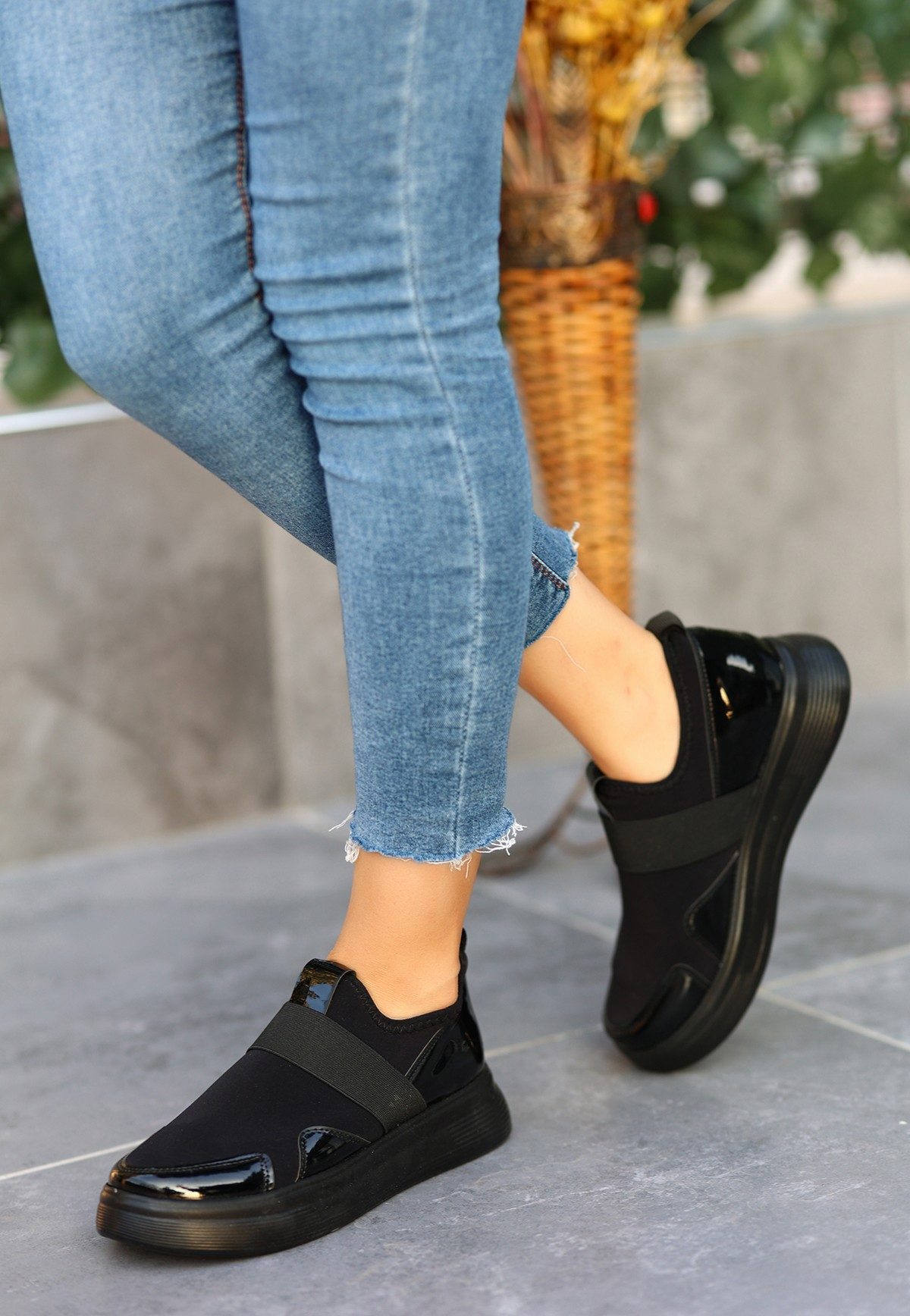 CLZ741 - Siyah Rugan Babet Ayakkabı