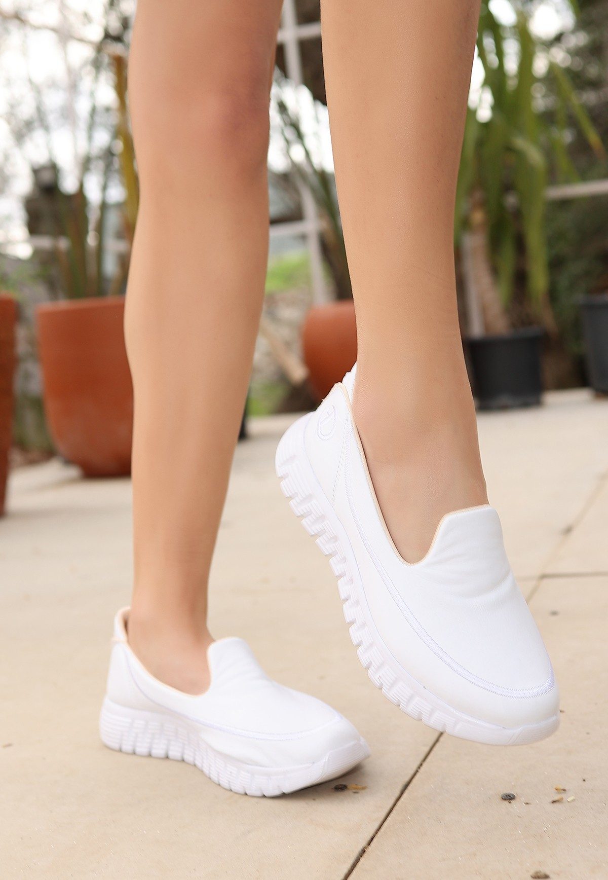 CLZ943 Beyaz Cilt Babet Ayakkabı
