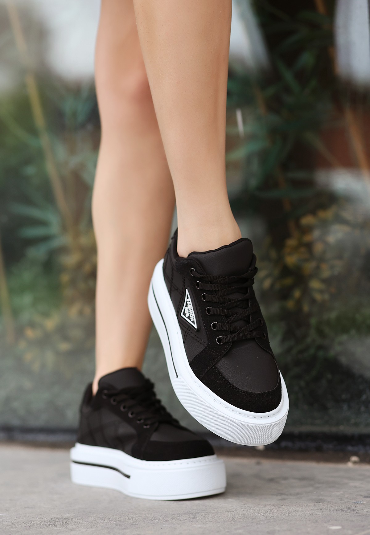 CLZ943 Siyah Cilt Beyaz Tabanlı Bağcıklı Spor Ayakkabı