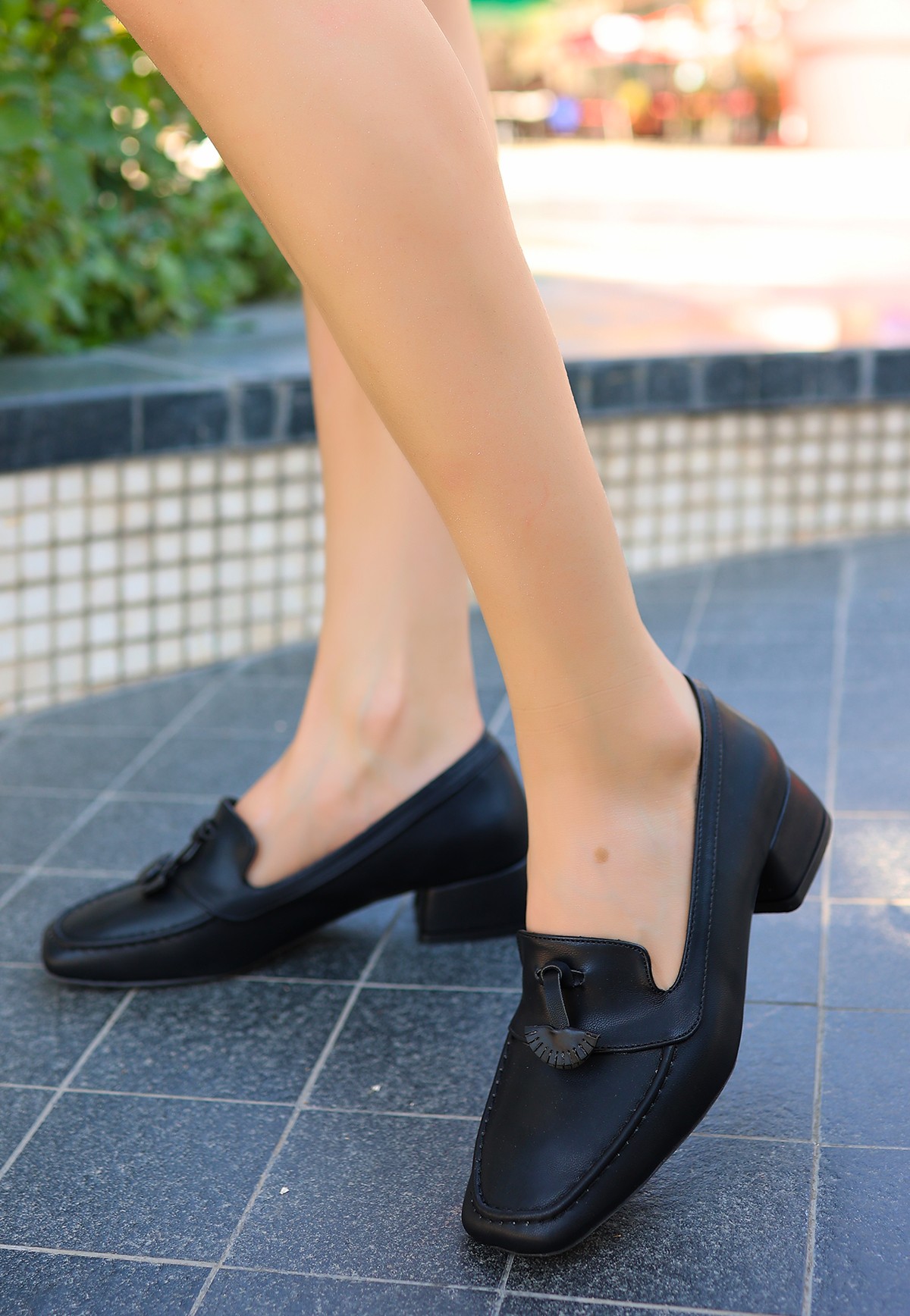 CLZ943 Siyah Cilt Topuklu Ayakkabı