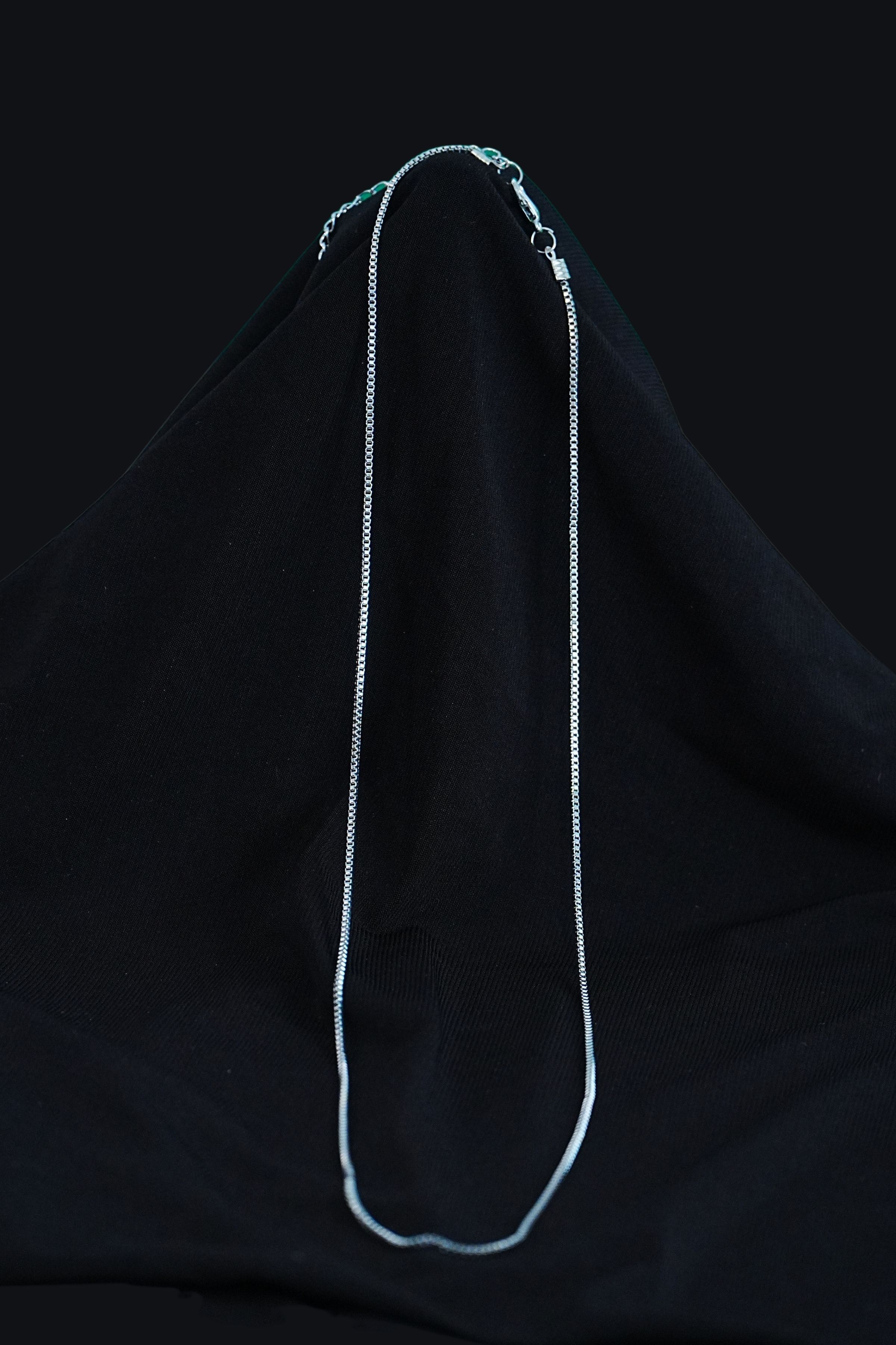 Unisex Tilki Kuyruğu Künye ile Gümüş Kolye Seti Unisex Tilki Kuyruğu Künye ile Gümüş Kolye Seti