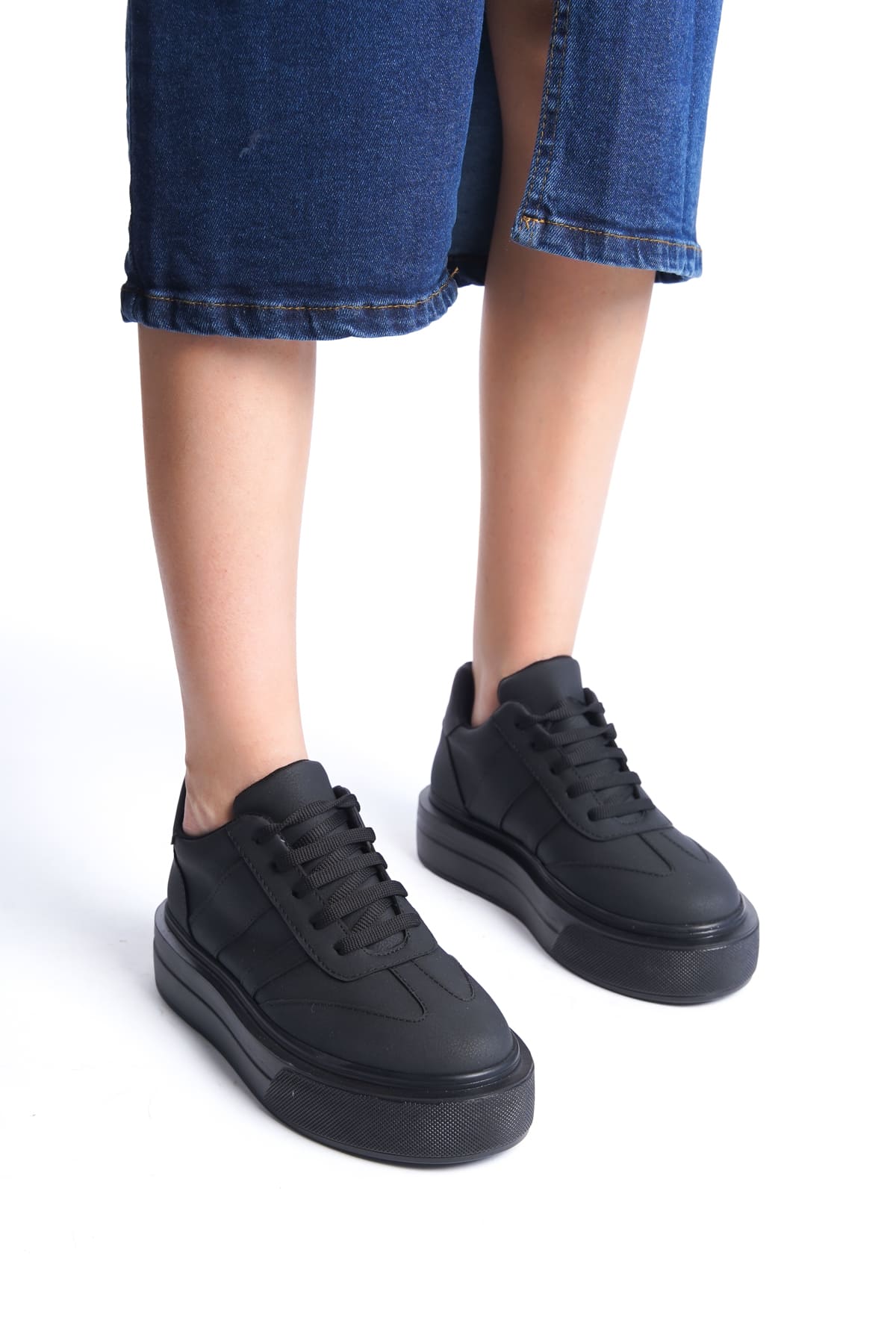 ALDEN Bağcıklı Ortopedik Taban Kadın Sneaker Ayakkabı  Siyah