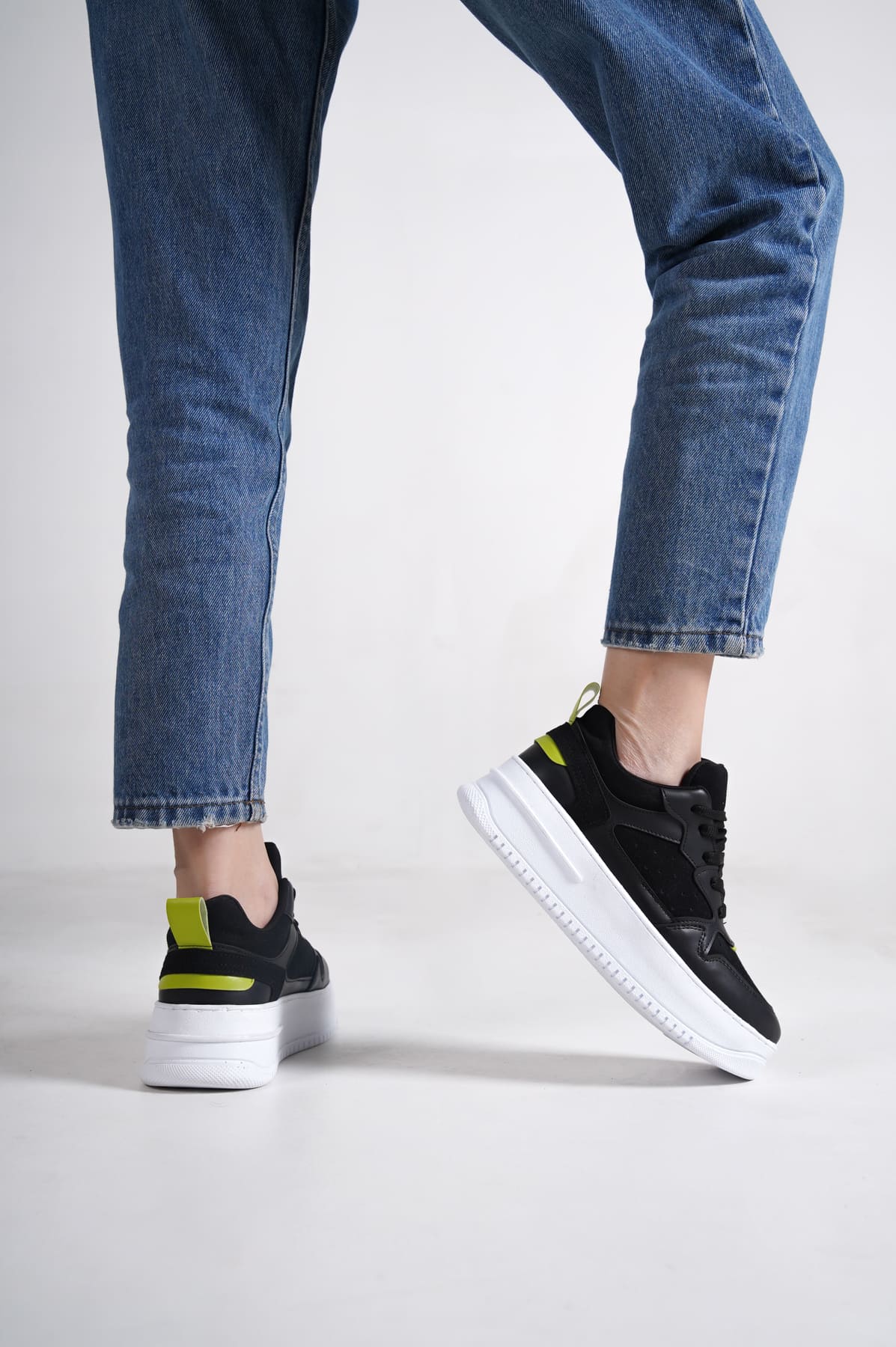 CLZ948  Bağcıklı Ortopedik Taban Kadın Sneaker Ayakkabı BT Siyah/Yeşil