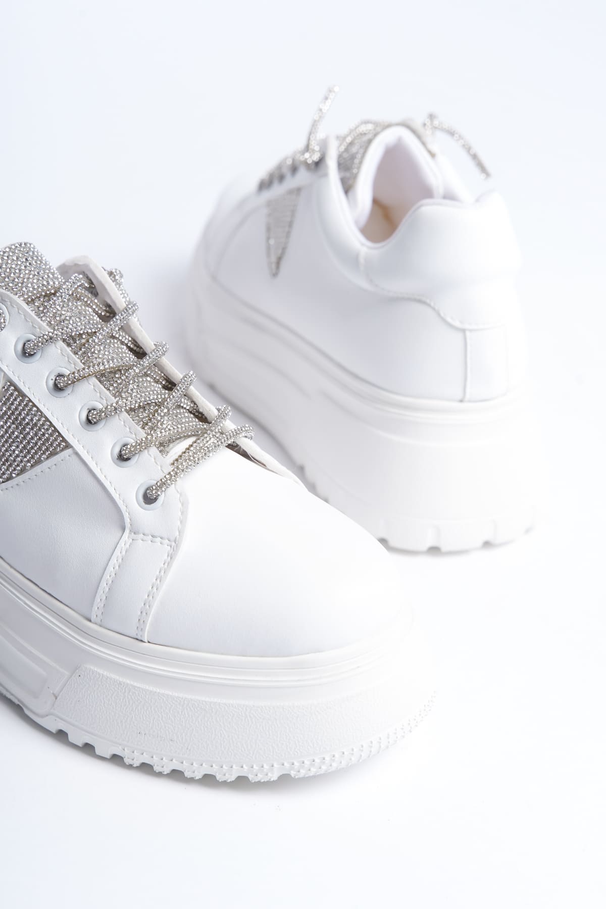 AYAS Bağcıklı Ortopedik Taban Taşlı Kadın Sneaker Ayakkabı  Beyaz