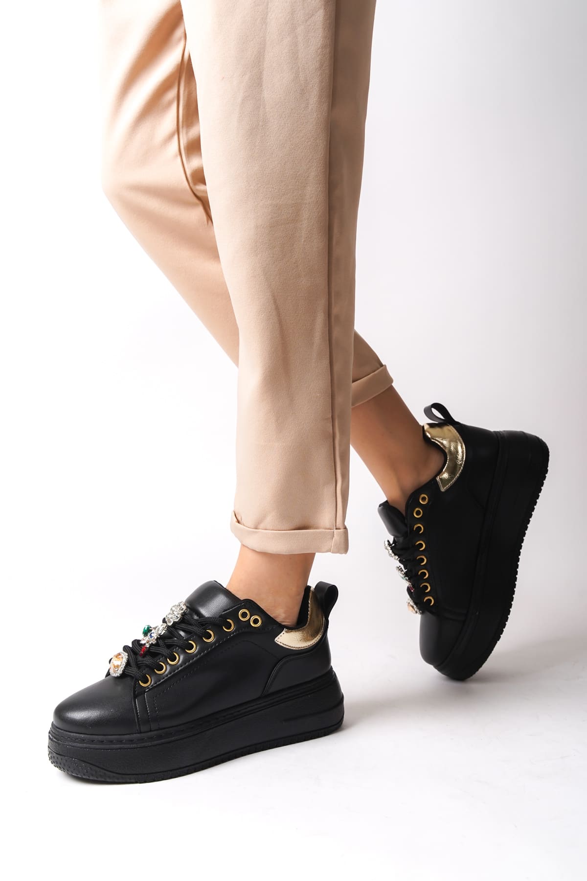 CLZ948  Bağcıklı Ortopedik Taban Renkli Taş Dekorlu Kadın Sneaker Ayakkabı ST Siyah/Altın