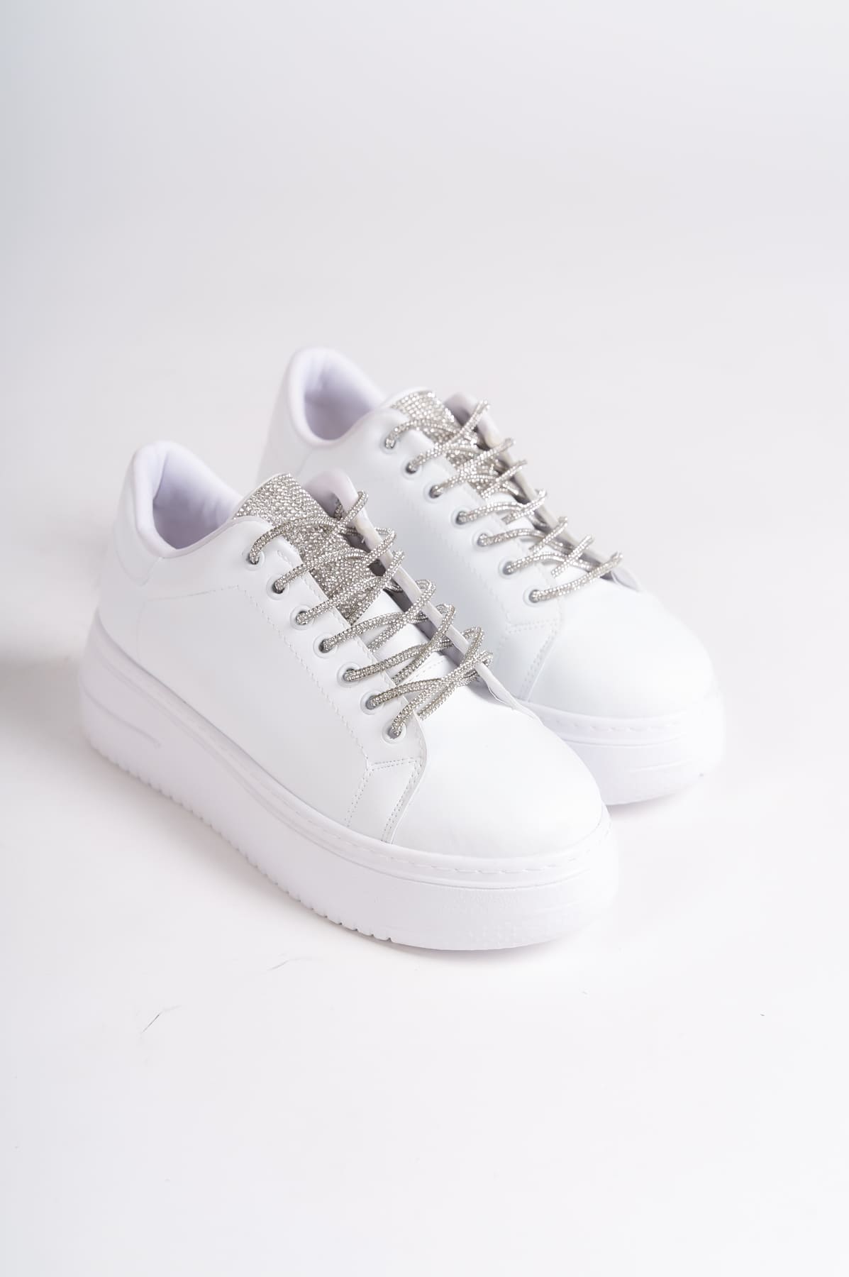 CLZ948  Bağcıklı Ortopedik Taban Taşlı Kadın Sneaker Ayakkabı BT Beyaz