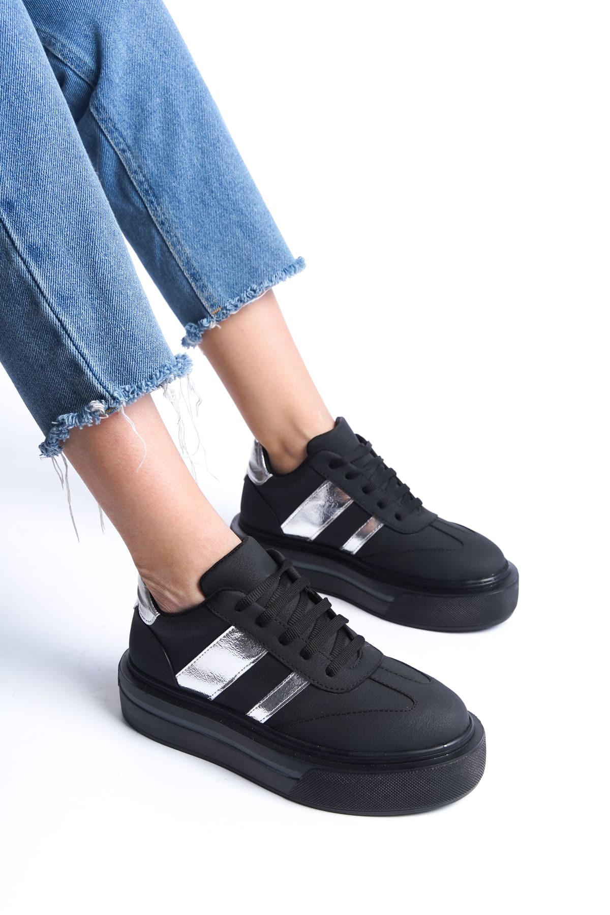 DIAS Bağcıklı Ortopedik Taban Kadın Sneaker Ayakkabı  Siyah/Gümüş