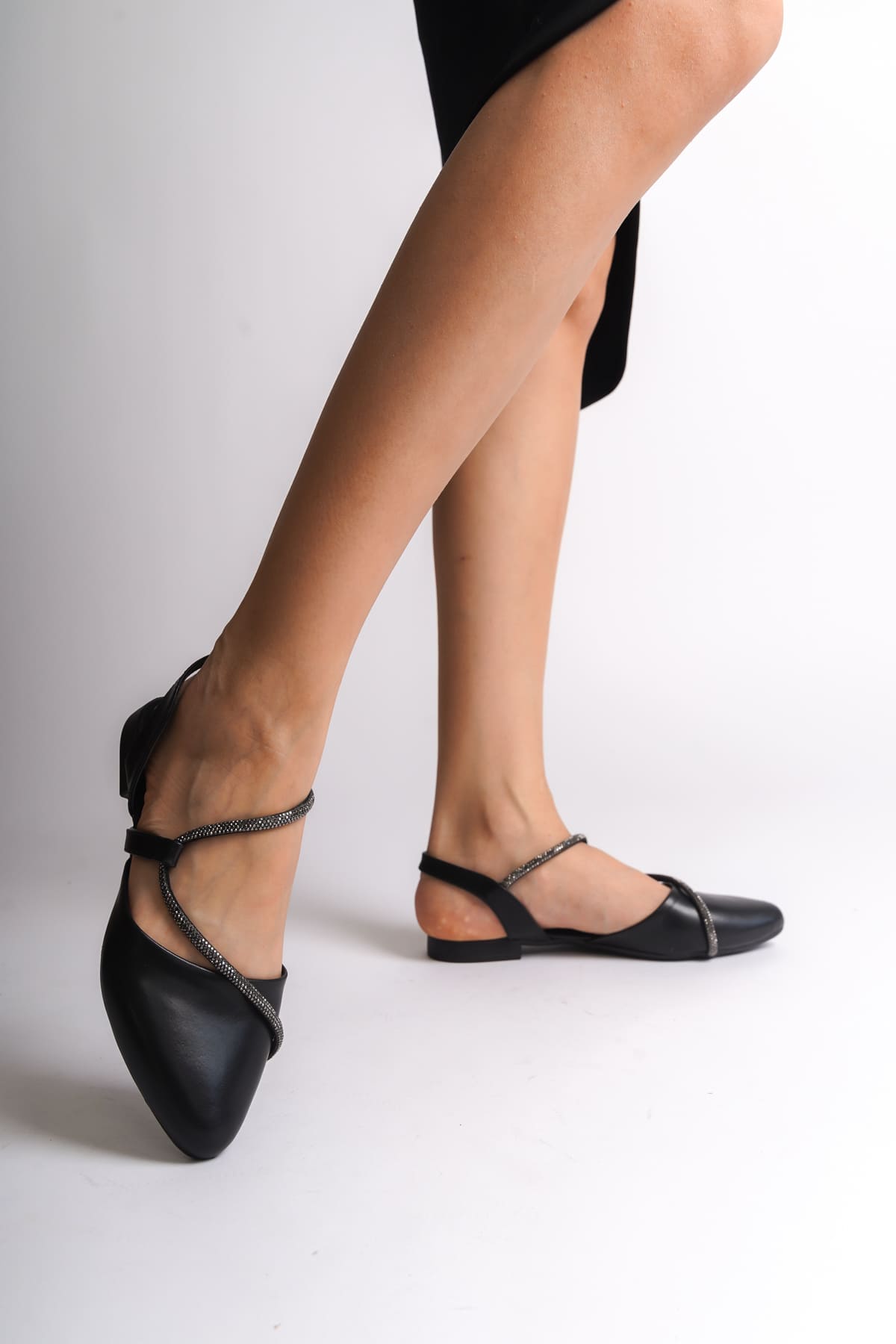 CLZ948  Lastikli Ortopedik Rahat Taban Taş Detaylı Kadın Babet Ayakkabı ST Siyah