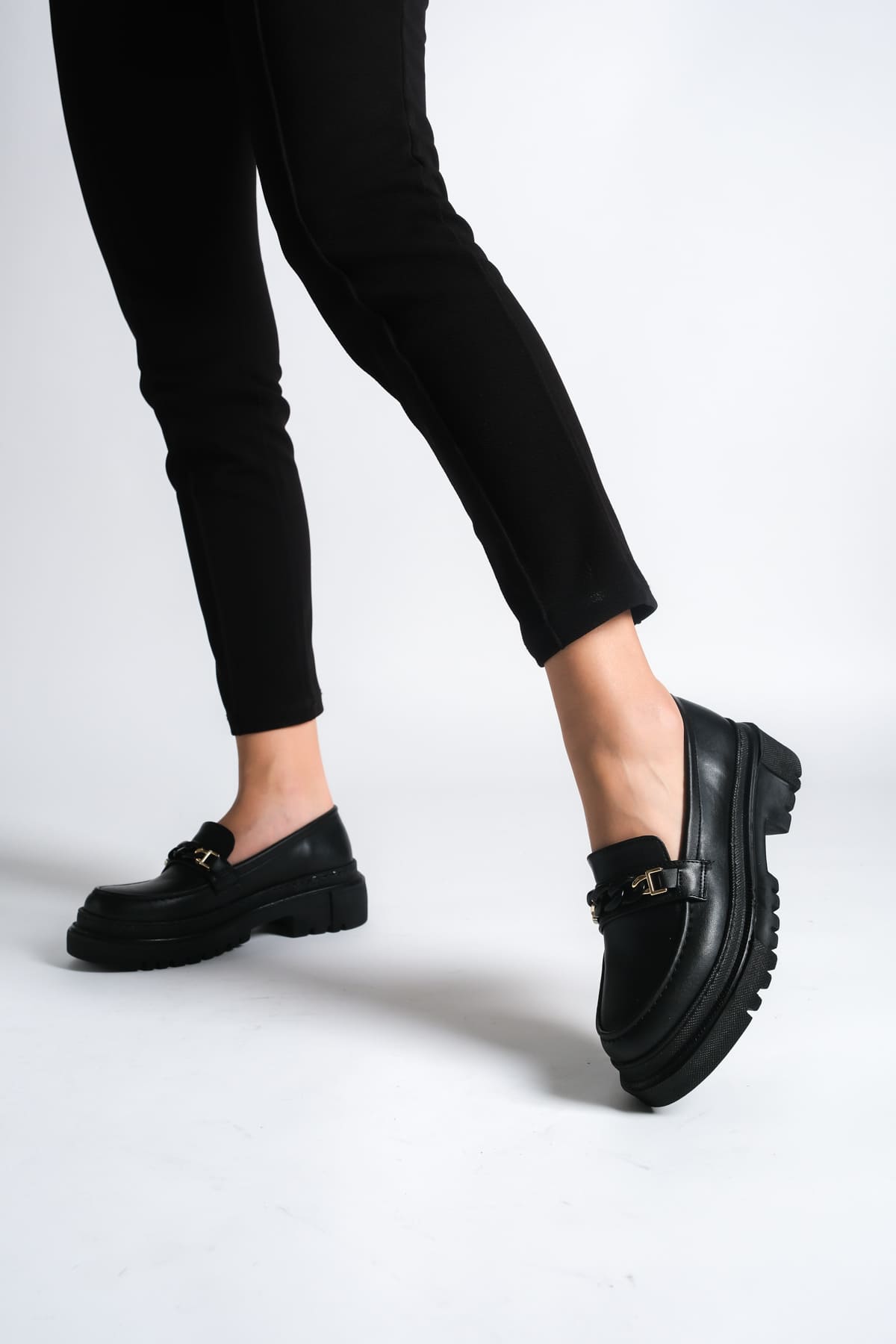 CLZ948  Bağcıksız Ortopedik Taban Zincir Detaylı Oxford Loafer Makosen Kadın Ayakkabı ST Siyah
