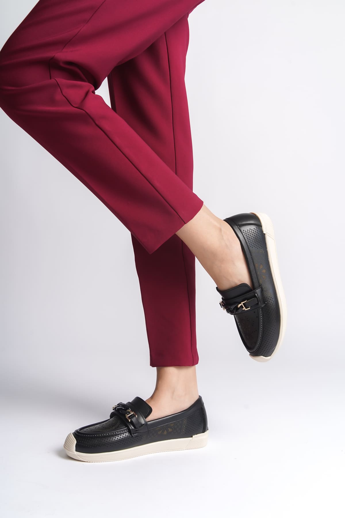 CLZ948  Bağcıksız Ortopedik Rahat Taban Çiçek Desenli Babet Ayakkabı KT Siyah