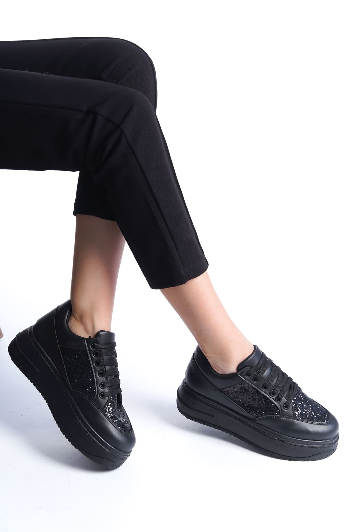 CLZ948  Bağcıklı Ortopedik Taban Simli Kadın Sneaker Ayakkabı ST Siyah