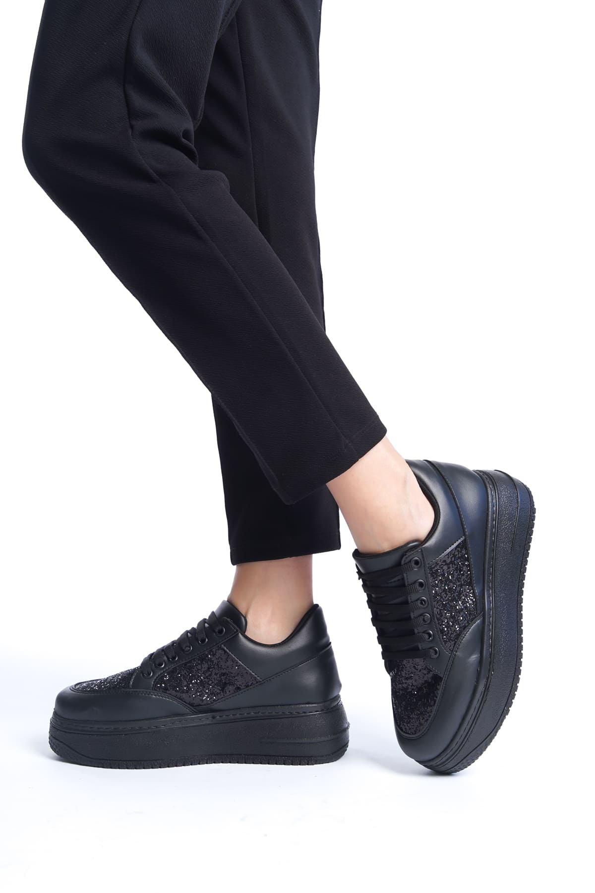 CLZ948  Bağcıklı Ortopedik Taban Simli Kadın Sneaker Ayakkabı ST Siyah