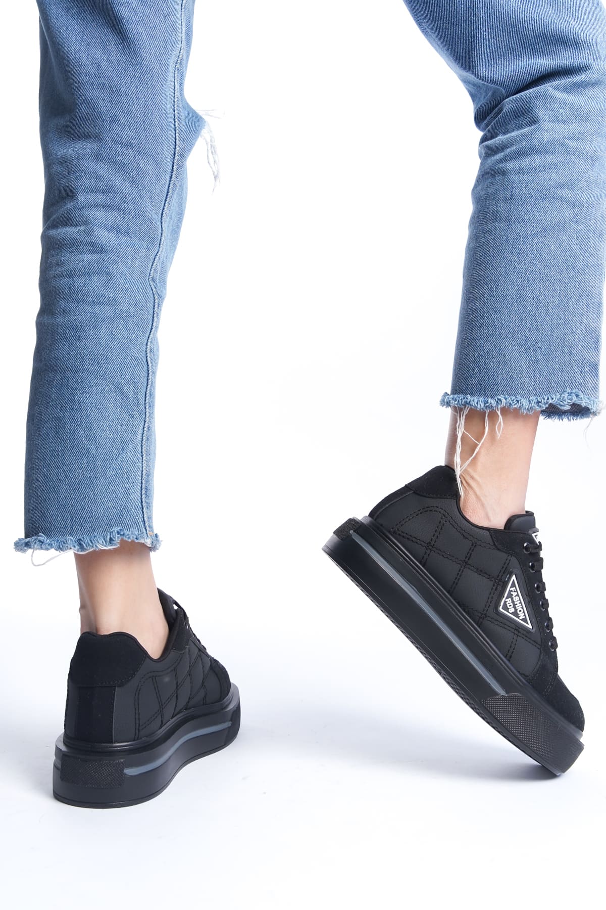CLZ948  Bağcıklı Ortopedik Taban Desenli Kadın Sneaker Ayakkabı ST Siyah