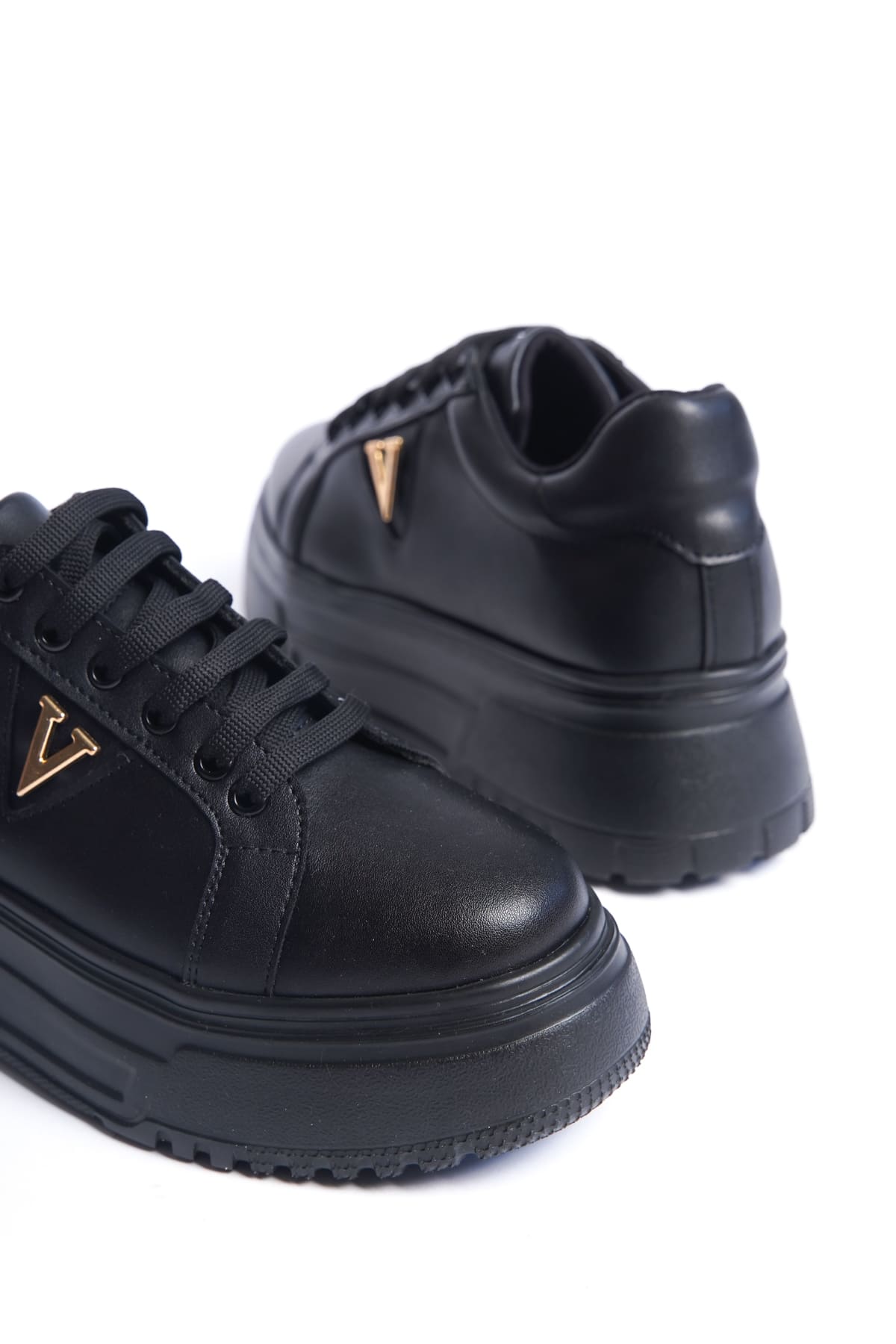 VELLA Bağcıklı Ortopedik Taban V Detaylı Kadın Sneaker Ayakkabı  Siyah