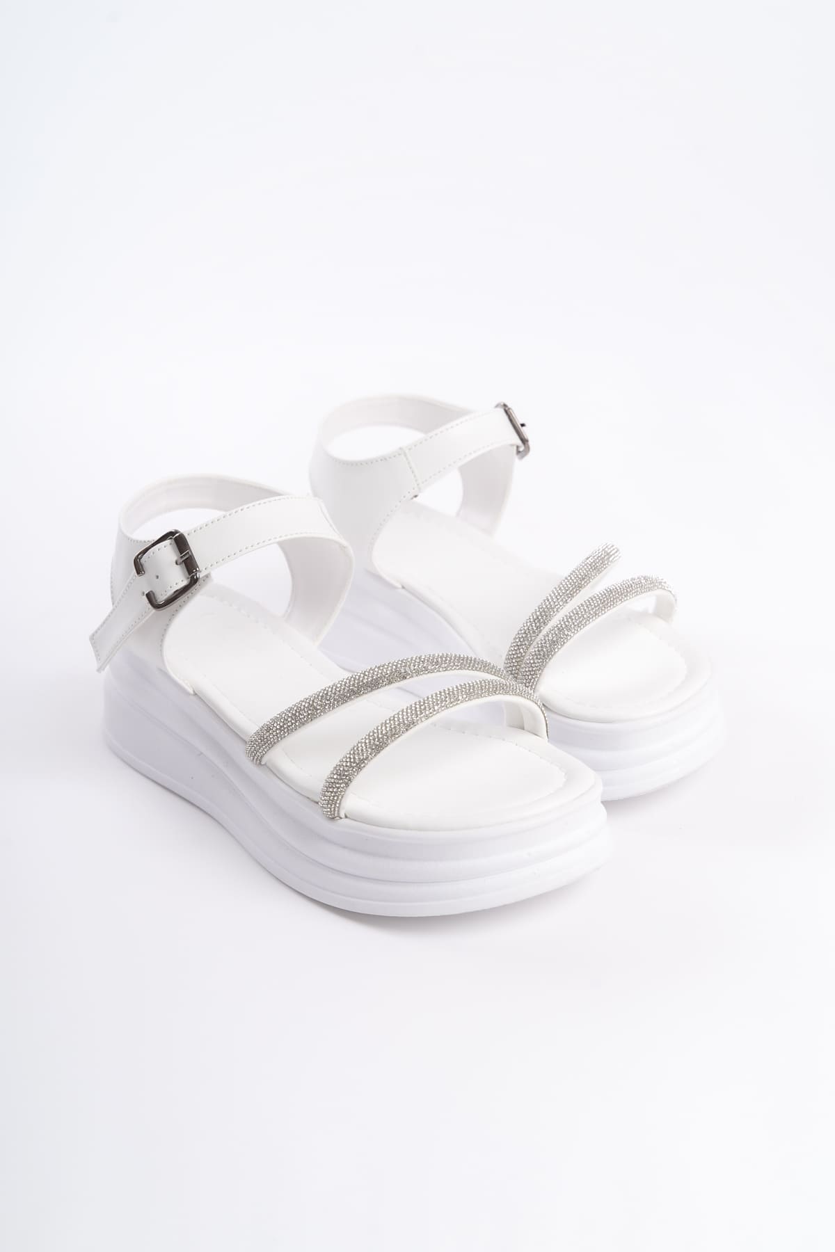 CLZ948  Kalın Tokalı Taşlı Şeritli Ortopedik Taban Kadın Sandalet BT Beyaz