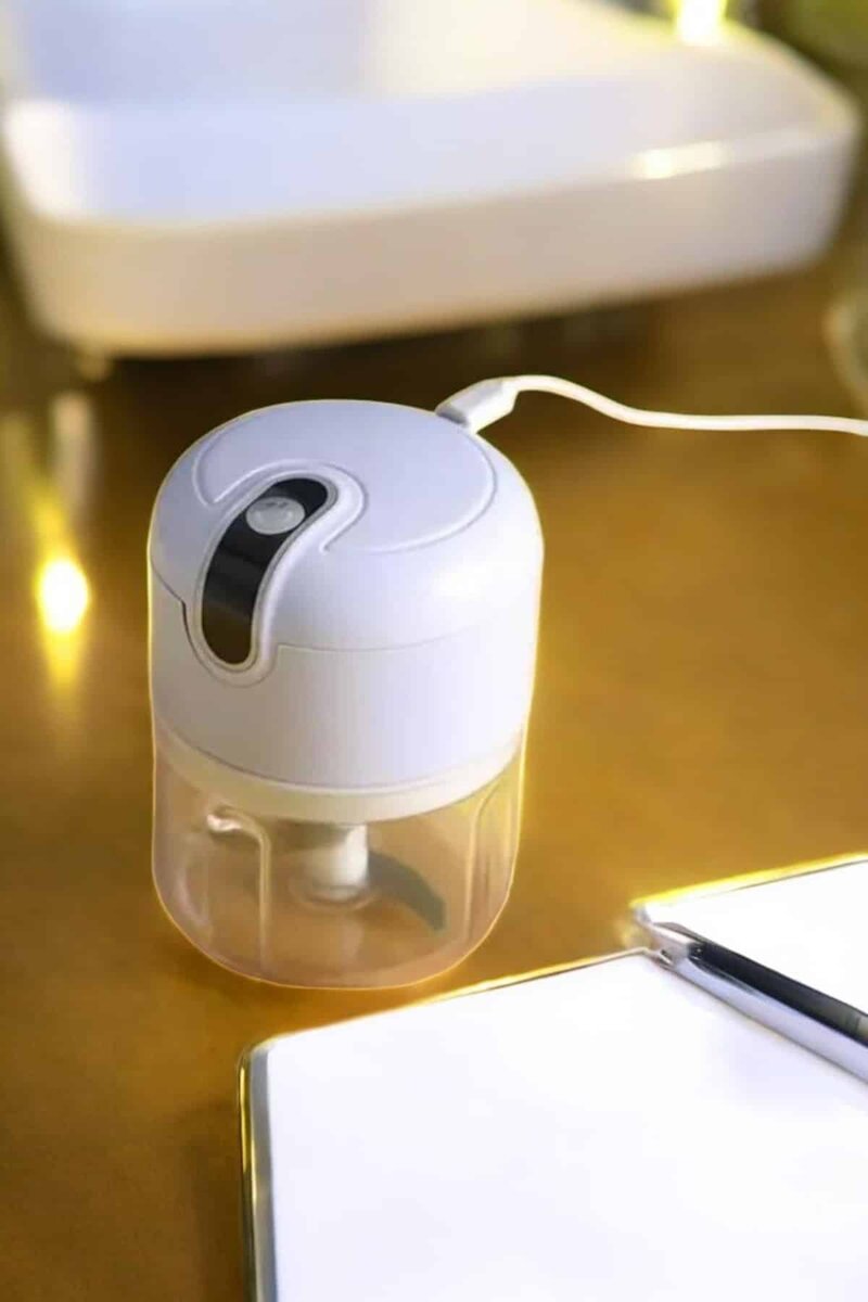 Şarjlı Portatif Doğrayıcı Mini Pratik Rondo El Doğrayıcı Üç Bıçaklı Çelik Bıçaklı Şarjlı Portatif Doğrayıcı Mini Pratik Rondo El Doğrayıcı Üç Bıçaklı Çelik Bıçaklı