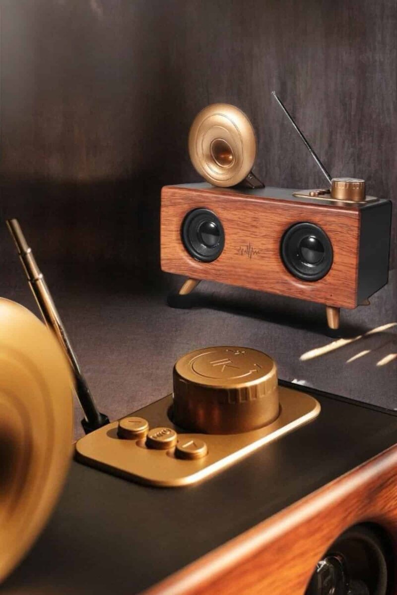 Nostaljik Görünümlü Bluetooth Bağlantılı Speaker Nostaljik Görünümlü Bluetooth Bağlantılı Speaker