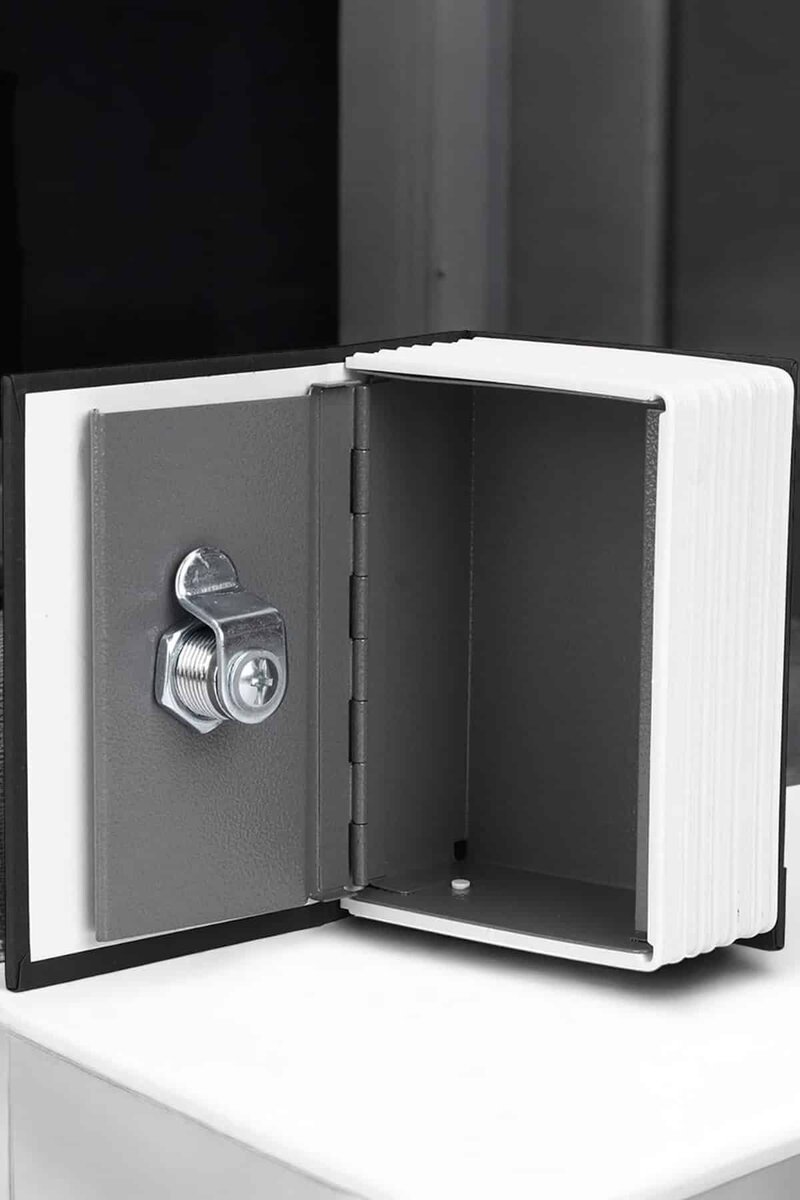 Gizli Kasa Kitap Görünümlü Anahtarlı Çelik Mini Kasa Gizli Kasa Kitap Görünümlü Anahtarlı Çelik Mini Kasa