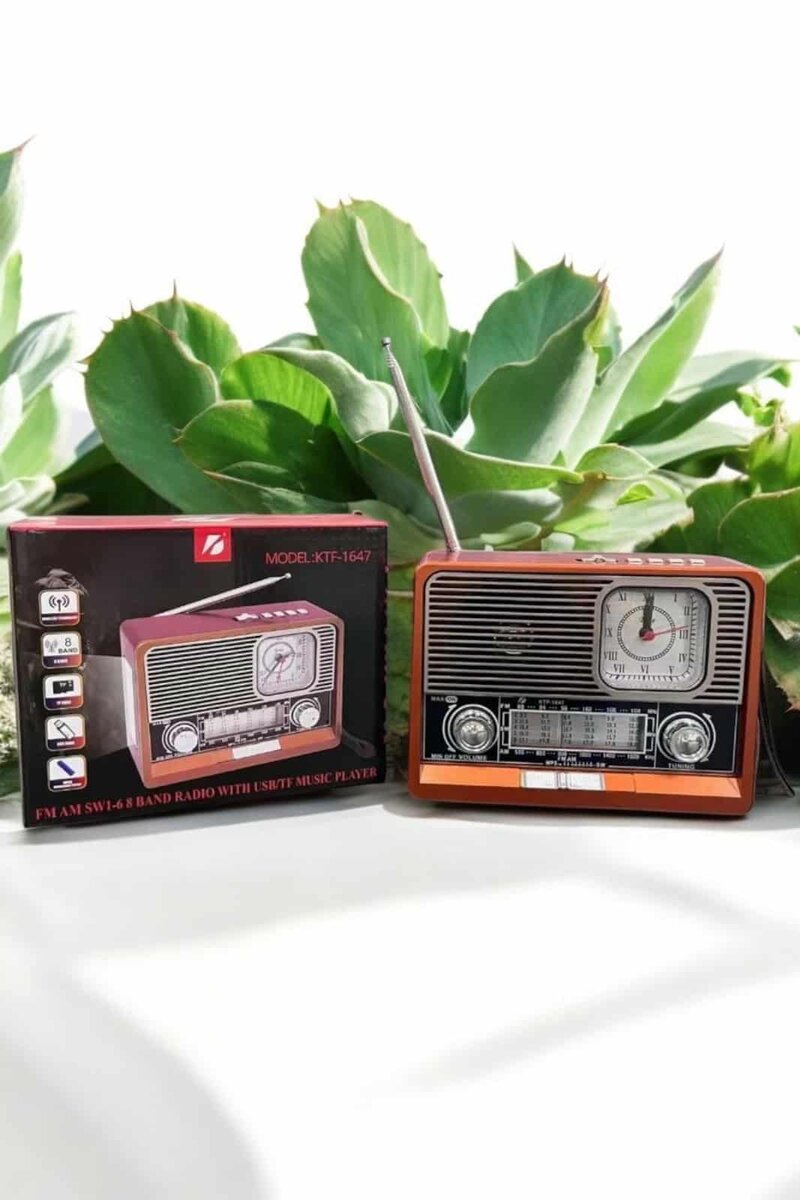 Nostaljik Görünümlü USB Girişli Bluetooth Bağlantılı Radyo Nostaljik Görünümlü USB Girişli Bluetooth Bağlantılı Radyo