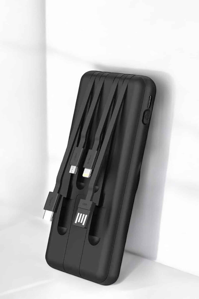 Hızlı Şarj Dijital Göstergeli Powerbankli Çoklu Şarj Özelliği Hızlı Şarj Dijital Göstergeli Powerbankli Çoklu Şarj Özelliği