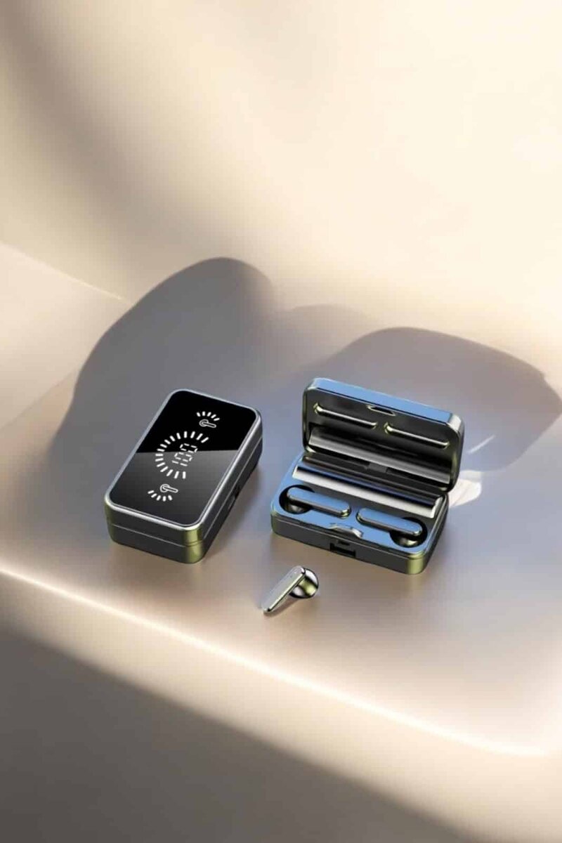 Bluetooth Bağlantılı Dijital Göstergeli Yüksek Ses Kaliteli Kulaklık Bluetooth Bağlantılı Dijital Göstergeli Yüksek Ses Kaliteli Kulaklık
