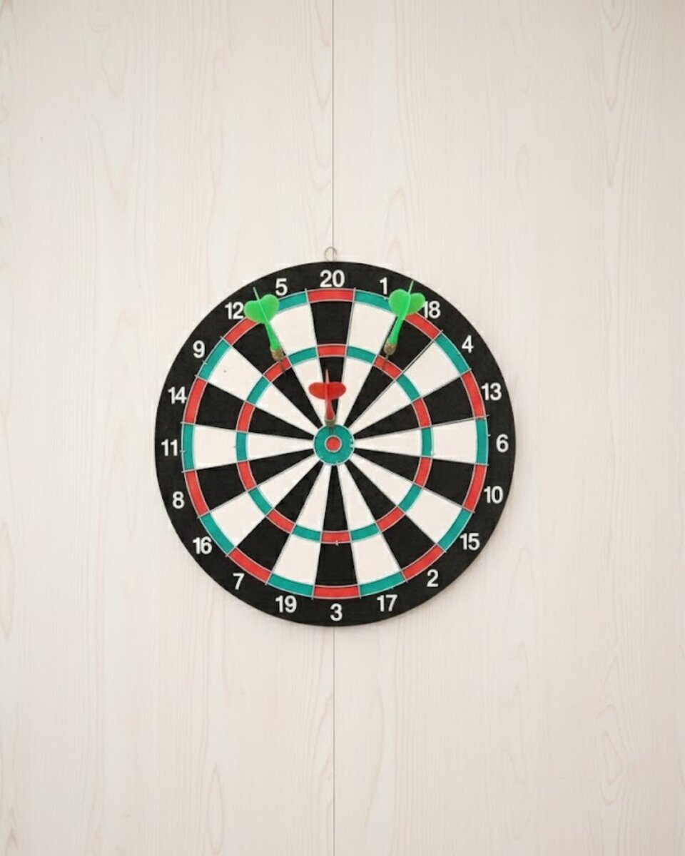 Ev ve Oyun Alanları İçin 15 İnç Dart Tahtası 4 Dart Oku Dahil Ev ve Oyun Alanları İçin 15 İnç Dart Tahtası 4 Dart Oku Dahil