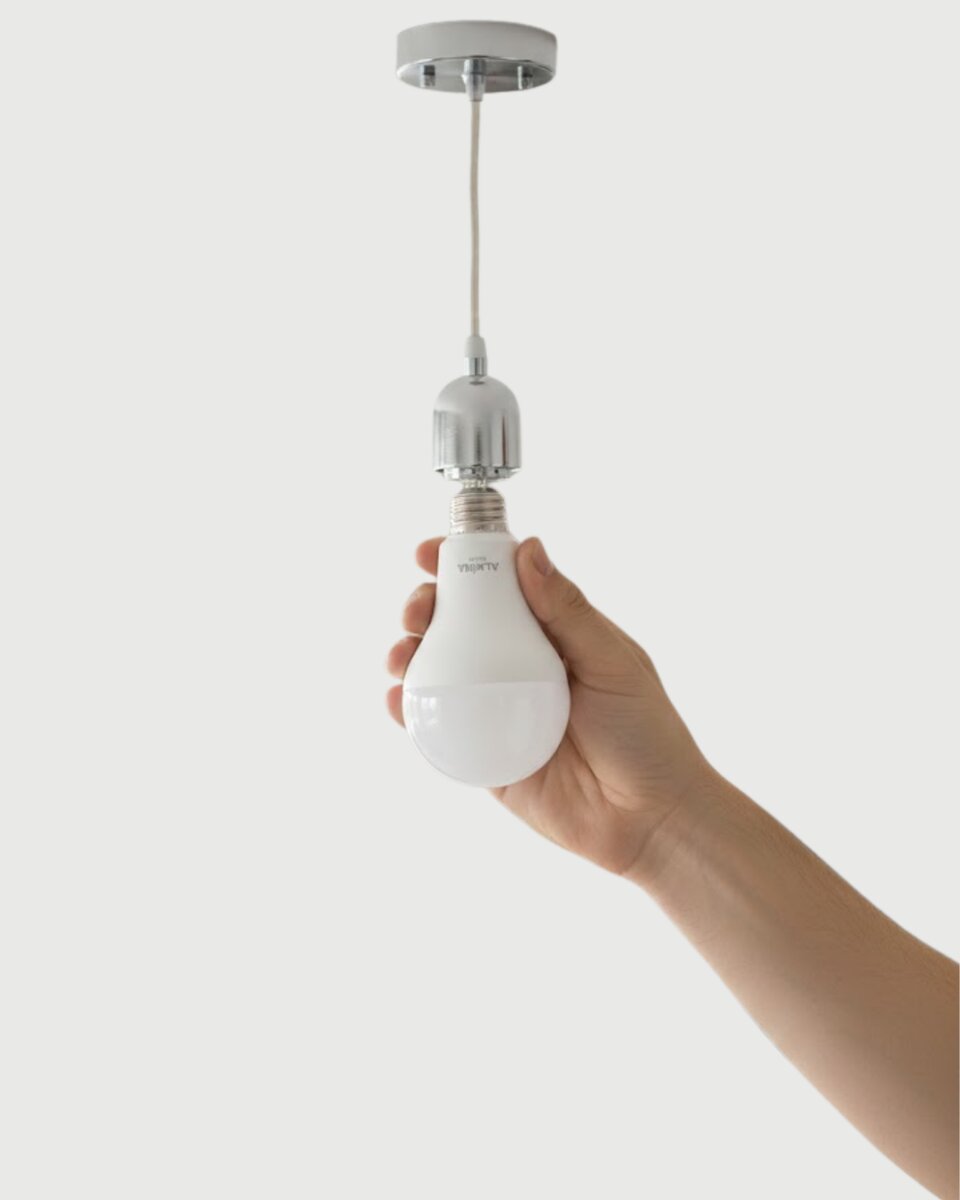 30W Şarjlı LED Ampul E27 Duy %80 Enerji Tasarruflu Soğuk Beyaz 30W Şarjlı LED Ampul E27 Duy %80 Enerji Tasarruflu Soğuk Beyaz