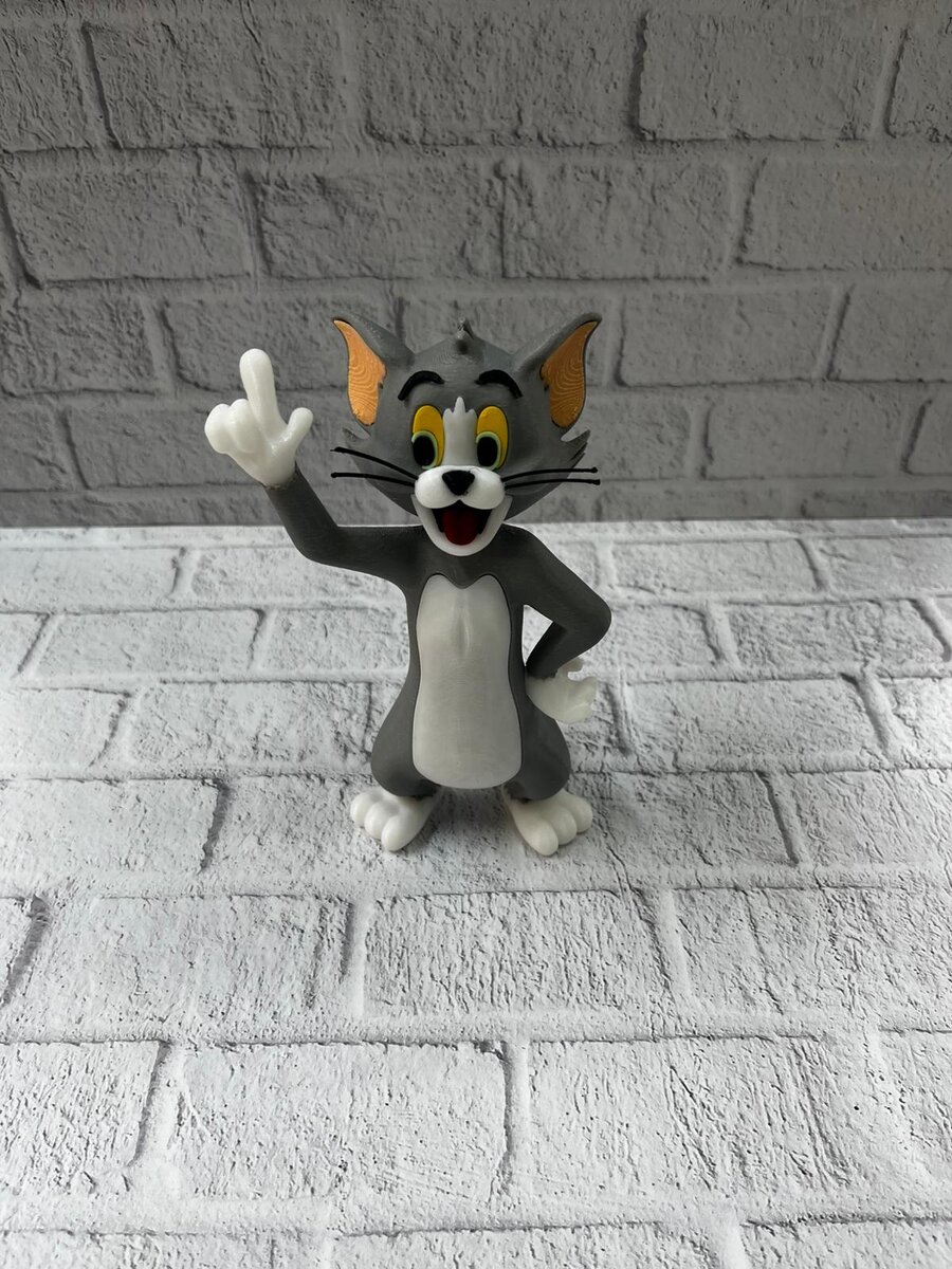 Tom Biblo 22 cm Hediyelik Dekoratif Obje Ev Ofis Süs Eşyası Tom Biblo 22 cm Hediyelik Dekoratif Obje Ev Ofis Süs Eşyası