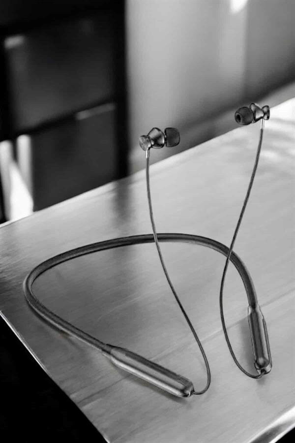 Dijital Göstergeli Kulak İçi Kablosuz Bluetooth Kulaklık Boyun Bantlı Dijital Göstergeli Kulak İçi Kablosuz Bluetooth Kulaklık Boyun Bantlı