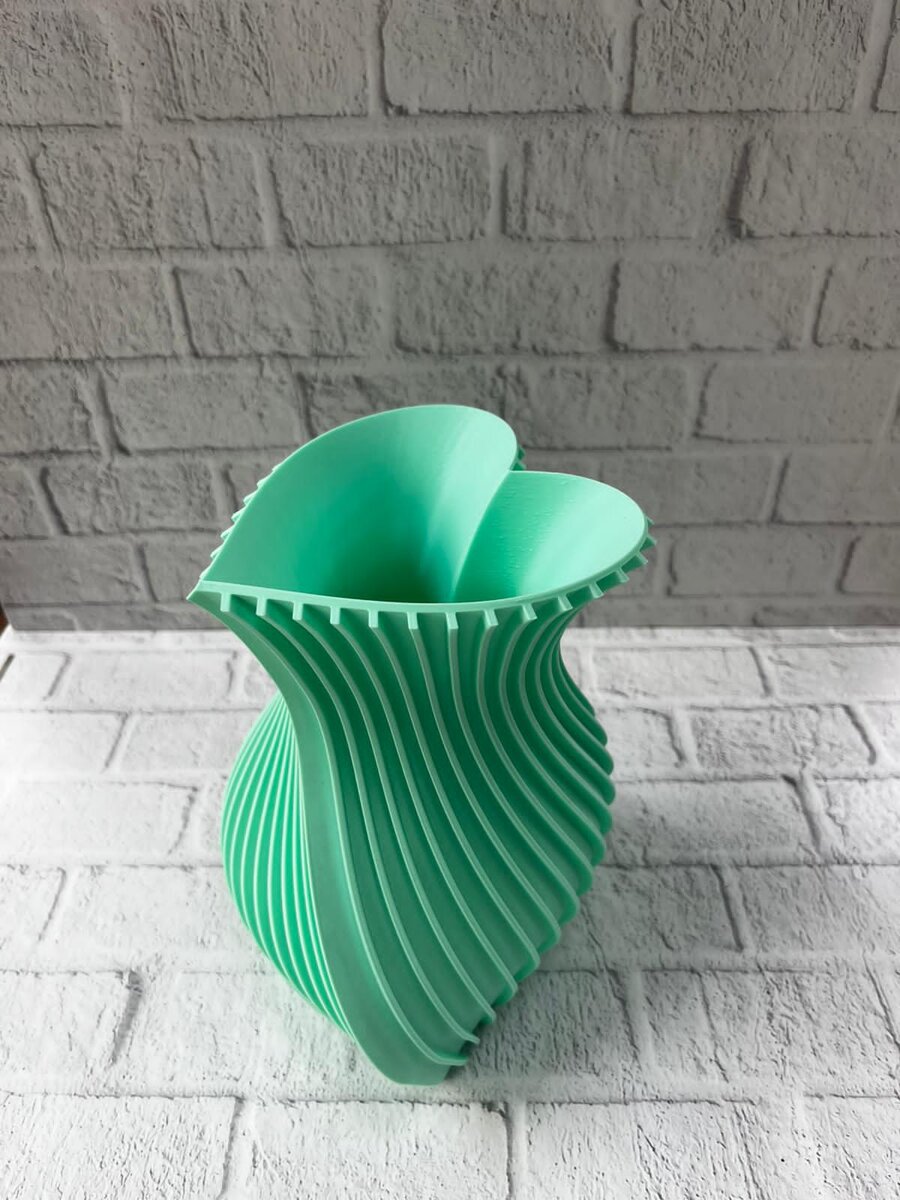 Kalpli Turkuaz Dekoratif Vazo 24 cm Modern Şık Tasarım Kalpli Turkuaz Dekoratif Vazo 24 cm Modern Şık Tasarım