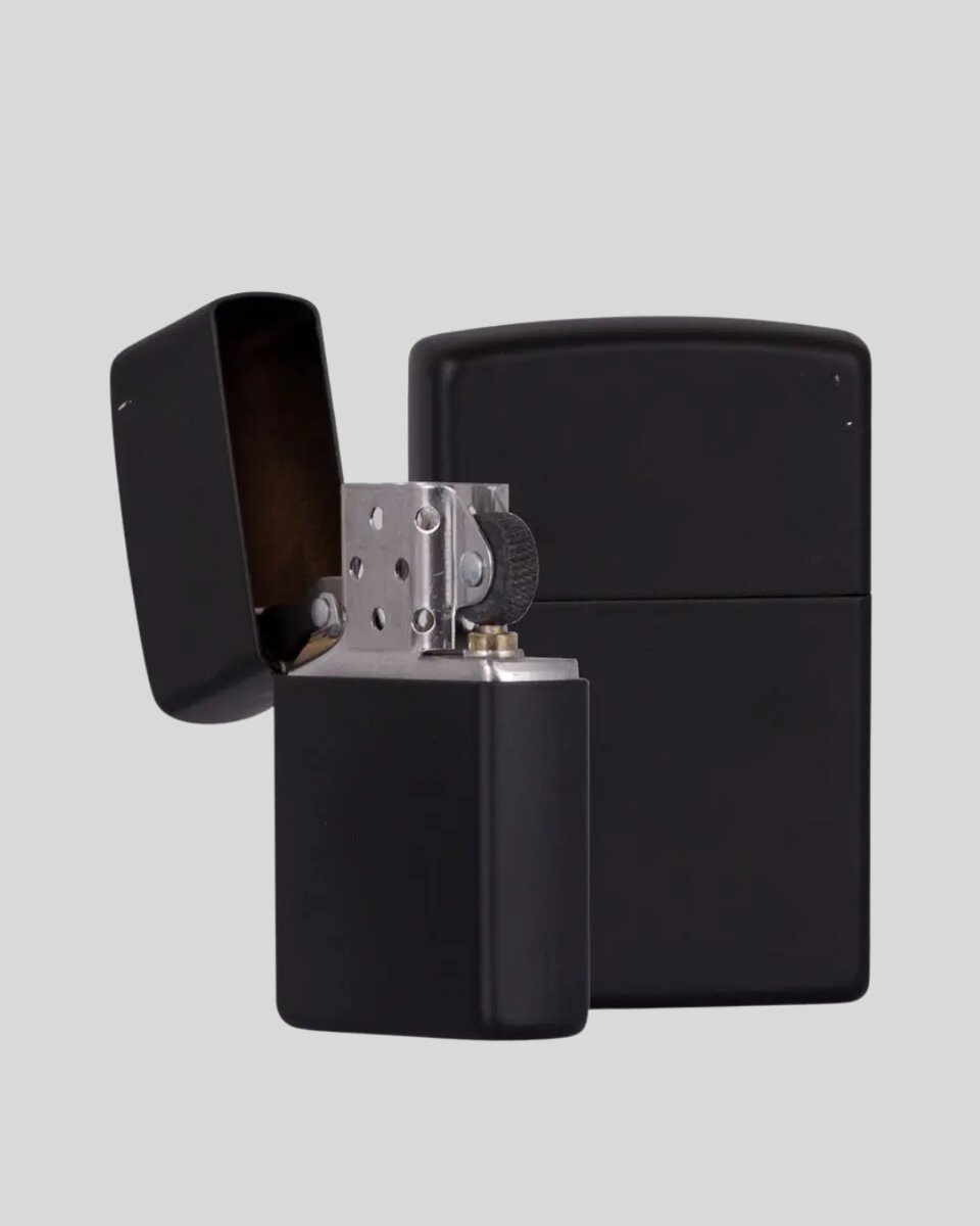 Metal Gövdeli Tasarım Çakmak Mat Yüzeyli ve Ergonomik Tutma Özellikli Metal Gövdeli Tasarım Çakmak Mat Yüzeyli ve Ergonomik Tutma Özellikli