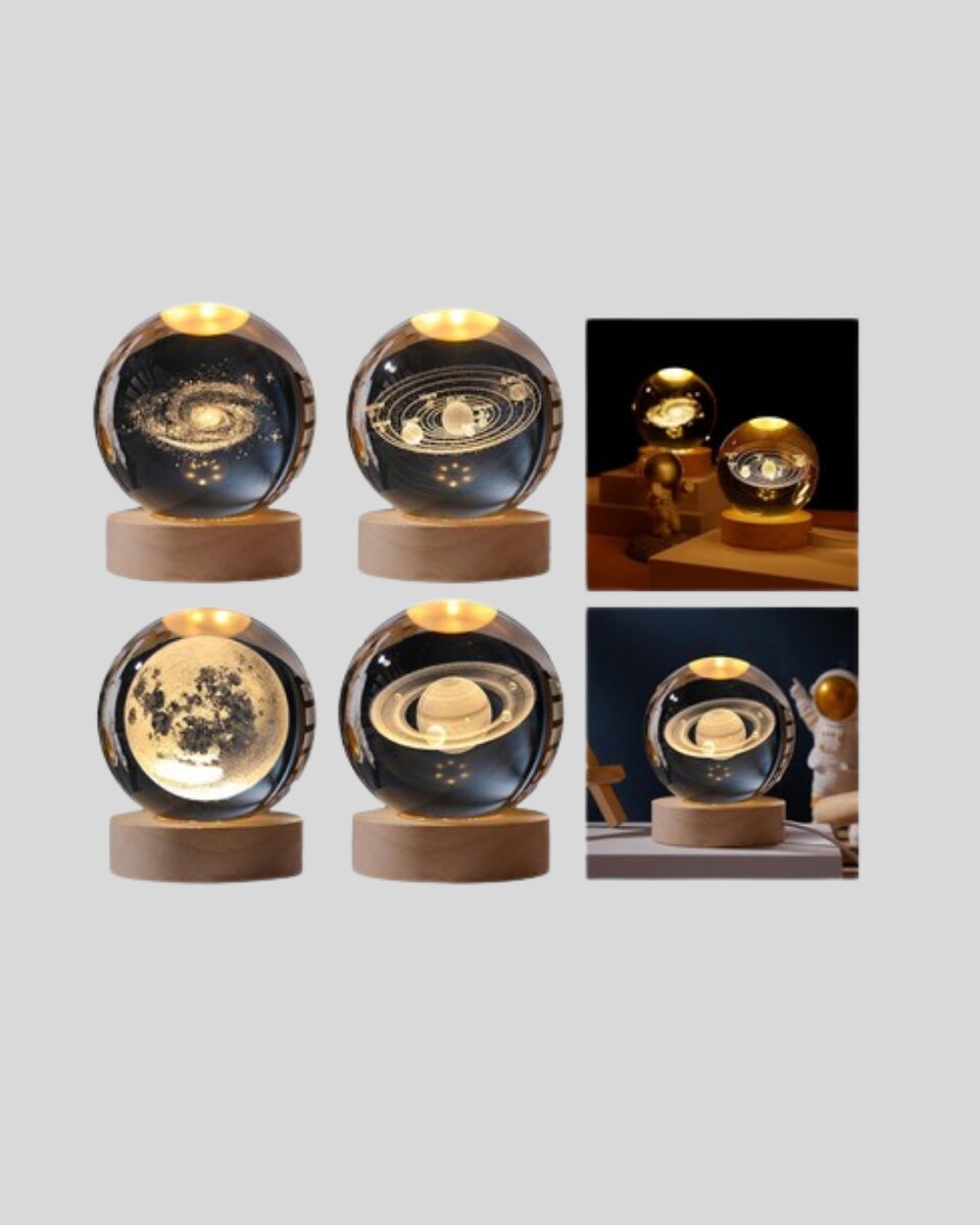 Satürn Desenli Kristal Küre LED Gece Lambası Ahşap Standlı Satürn Desenli Kristal Küre LED Gece Lambası Ahşap Standlı