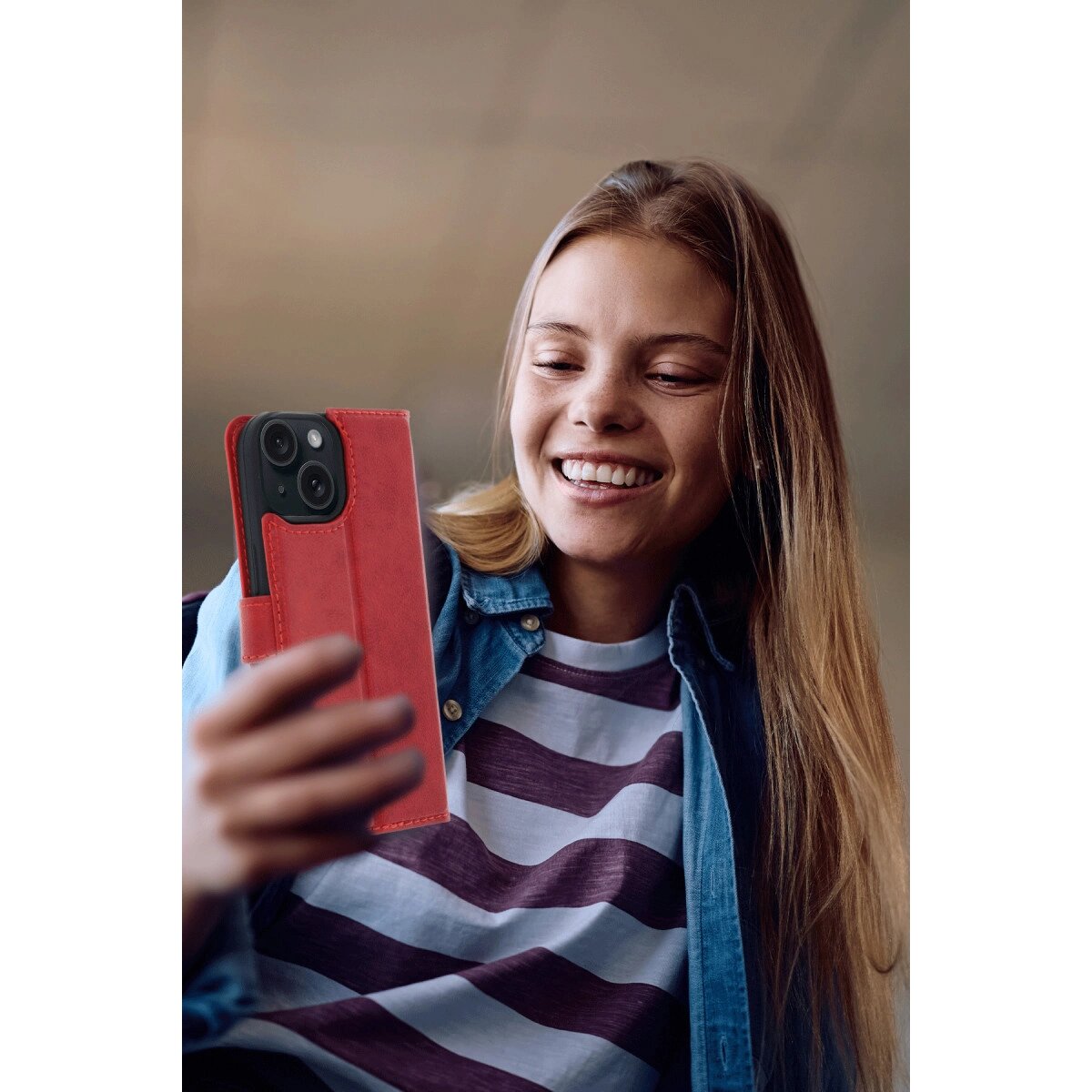 Apple İphone 15 Trend S Plus Kapaklı Kılıf - Kırmızı Apple İphone 15 Trend S Plus Kapaklı Kılıf - Kırmızı